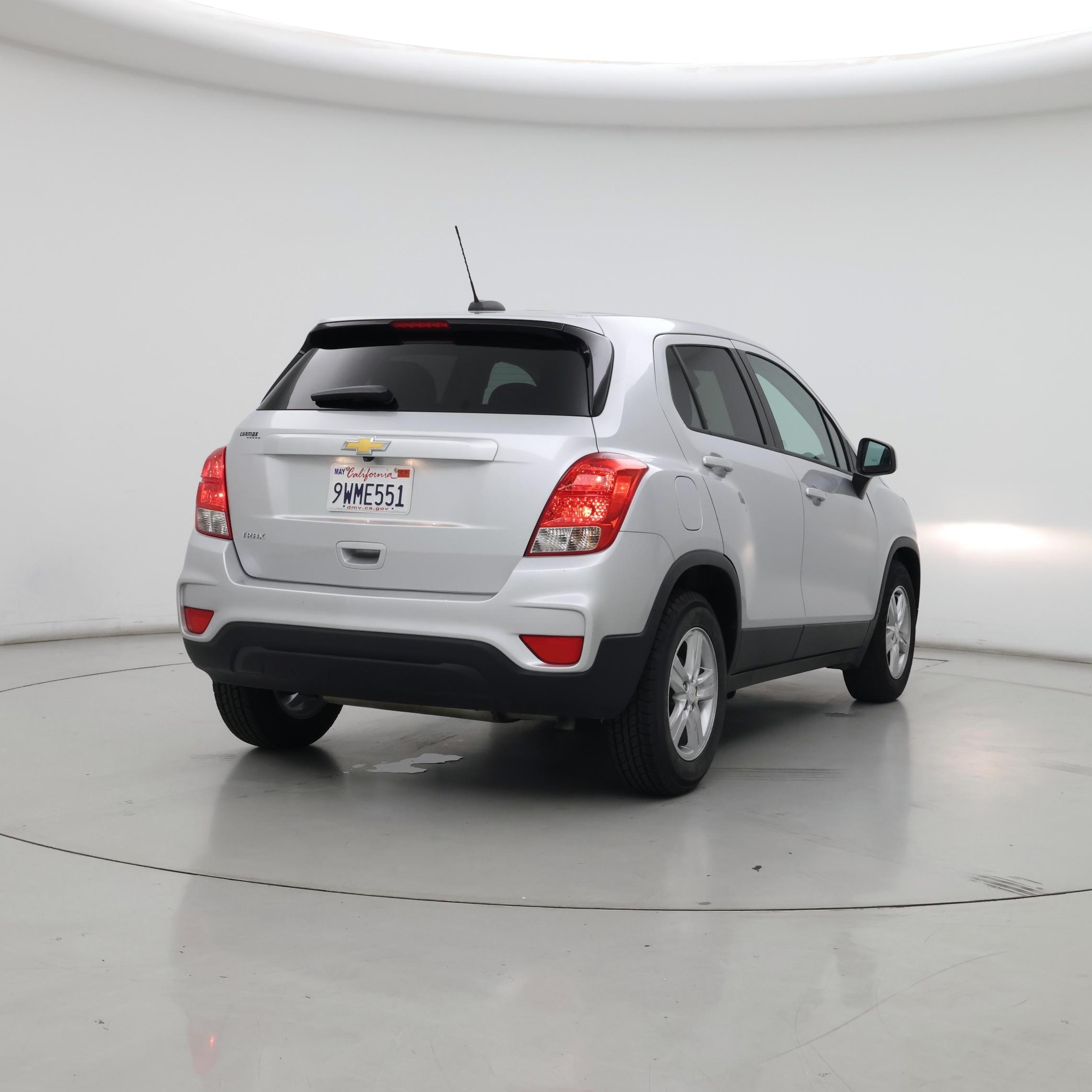 Thumbnail: 2022 Chevrolet Trax - 8
