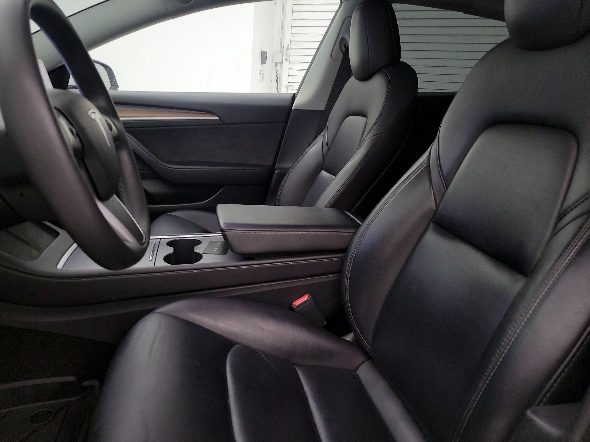 Thumbnail: 2022 Tesla Model 3 - 11