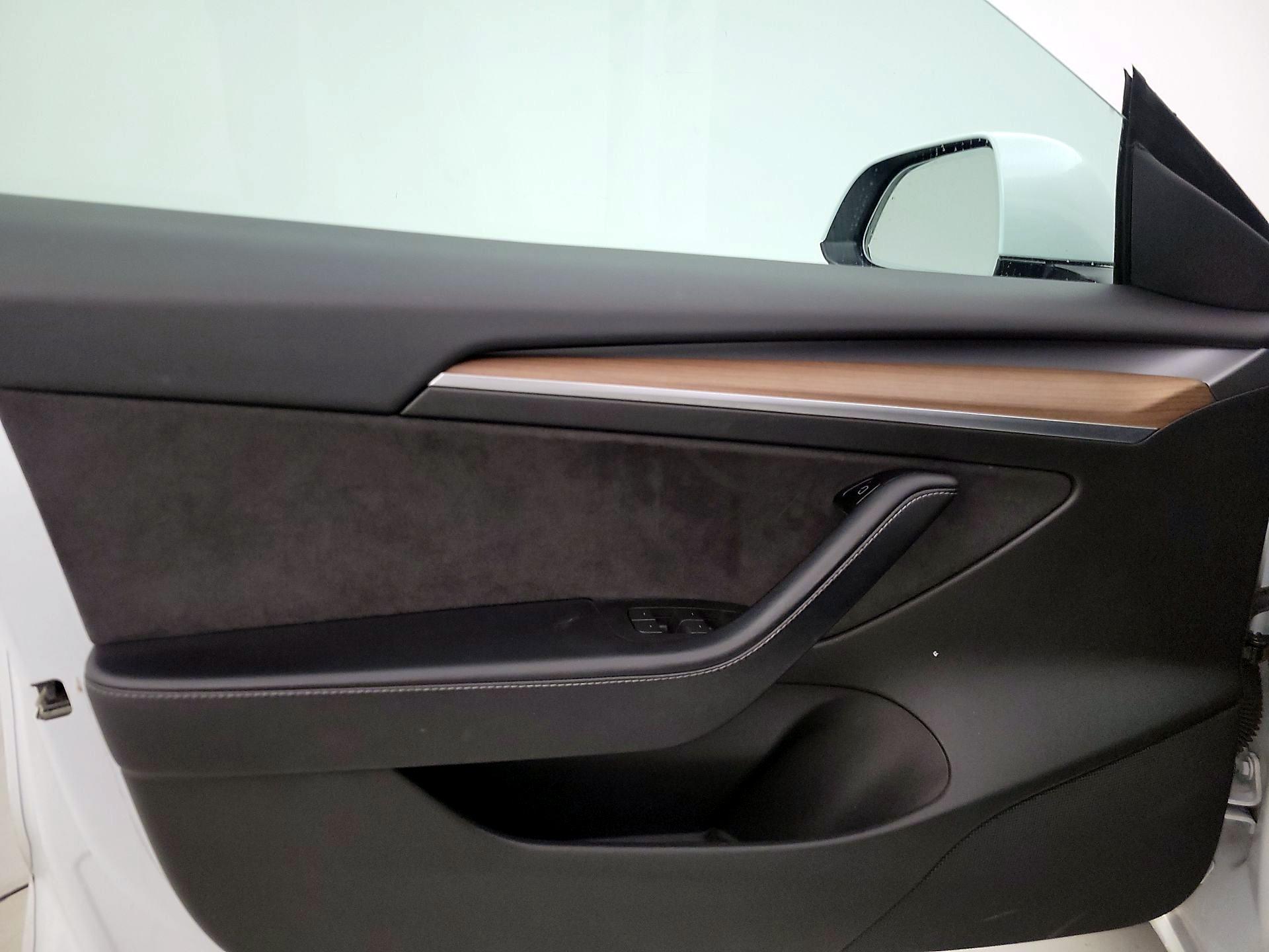 Thumbnail: 2022 Tesla Model 3 - 12