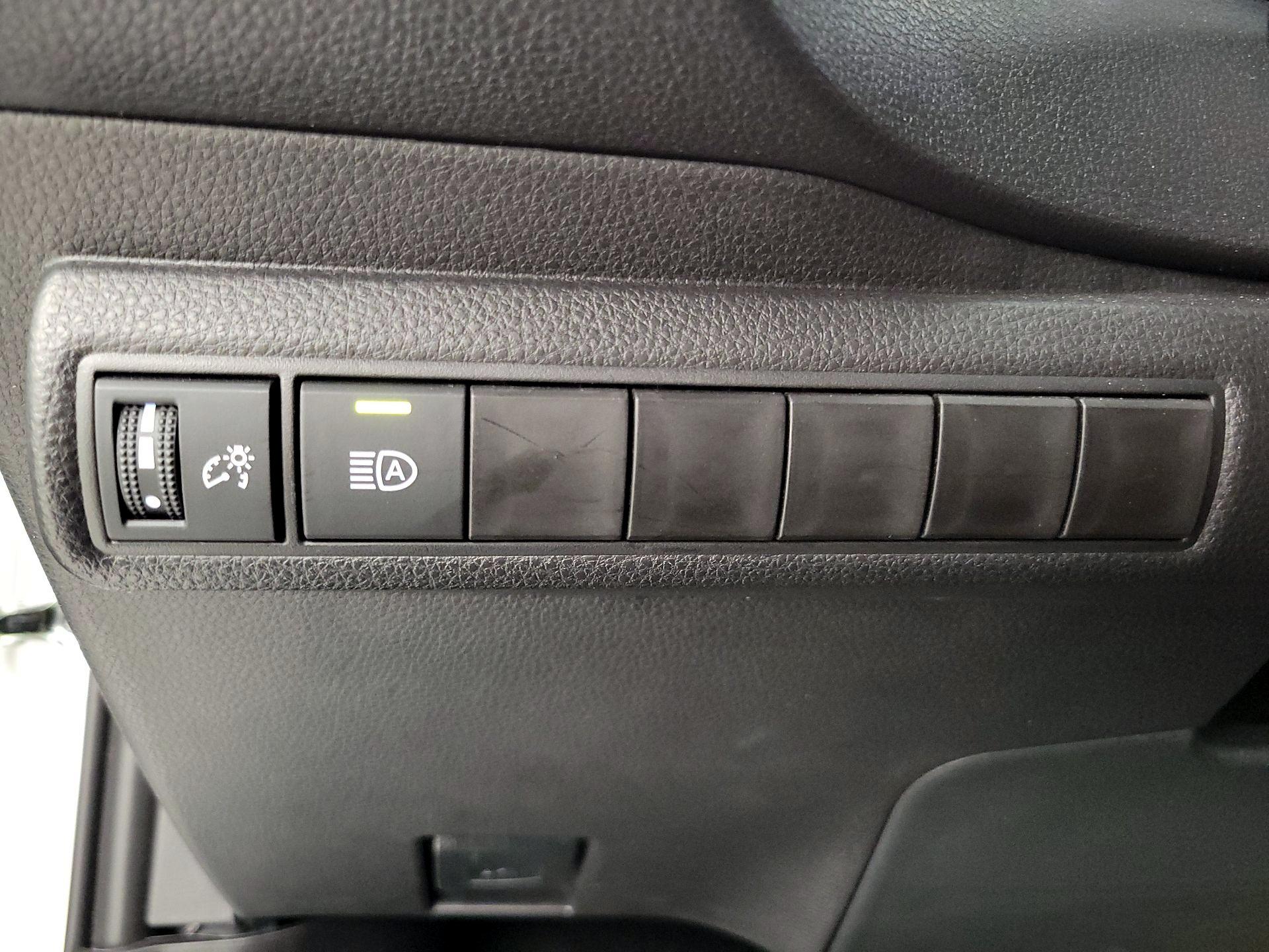 Thumbnail: 2025 Toyota Corolla - 13