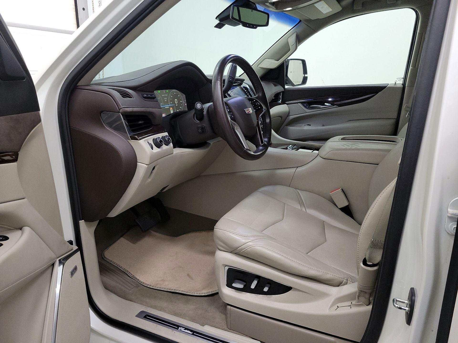 Thumbnail: 2015 Cadillac Escalade - 11