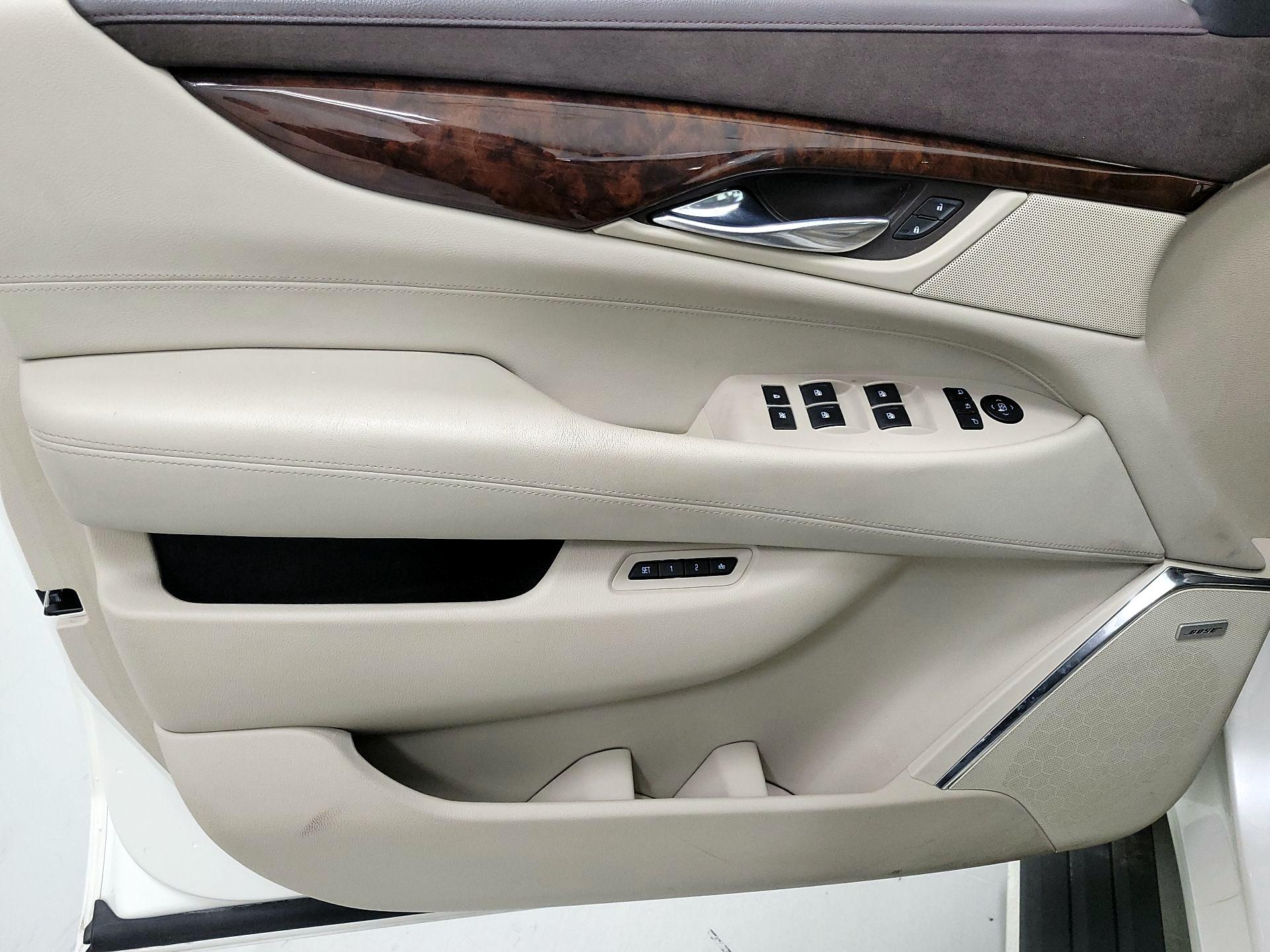 Thumbnail: 2015 Cadillac Escalade - 12