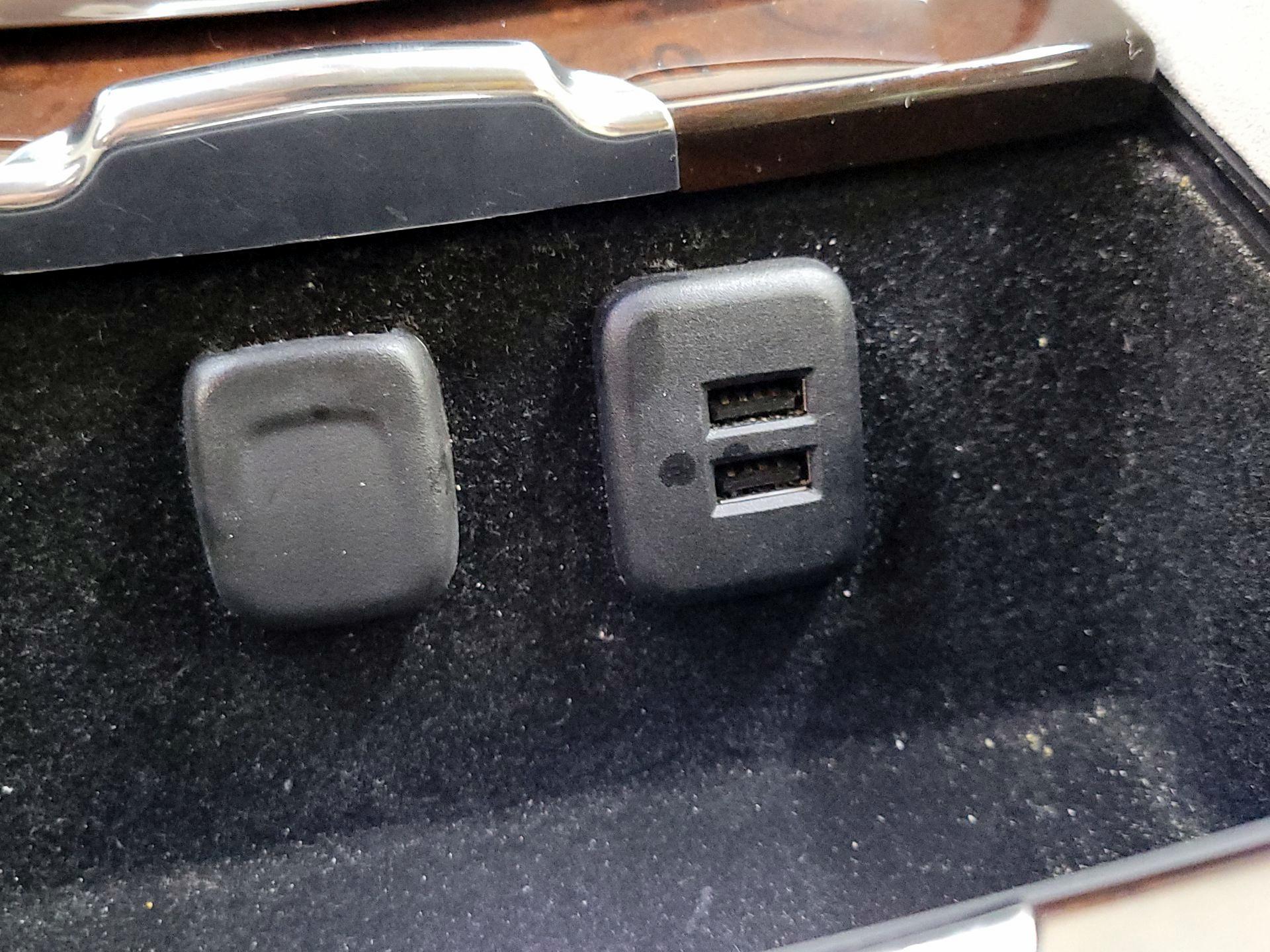 Thumbnail: 2015 Cadillac Escalade - 19