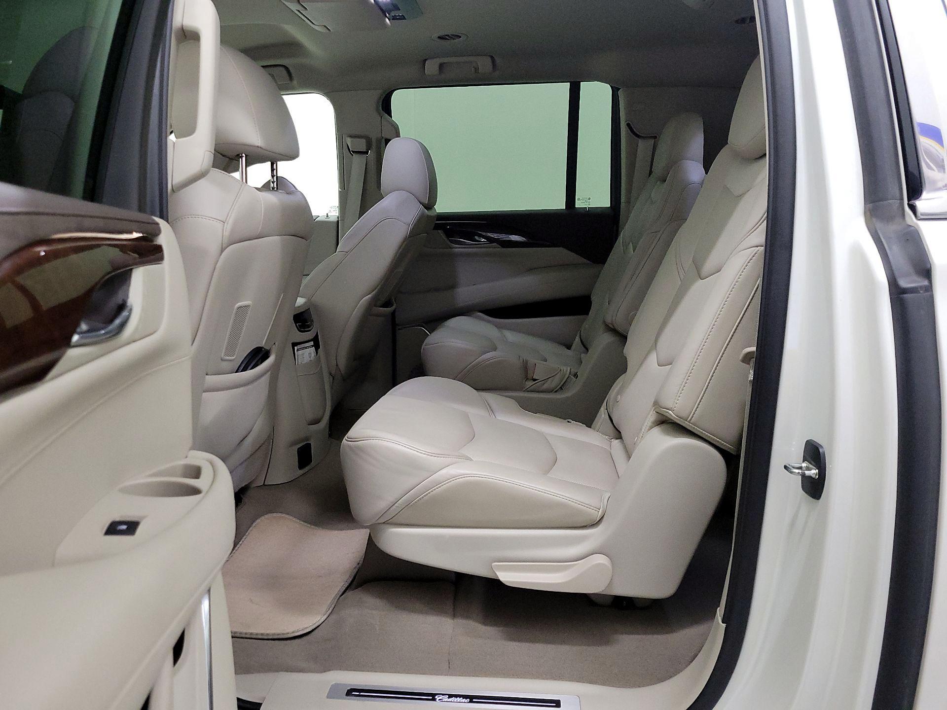 Thumbnail: 2015 Cadillac Escalade - 20