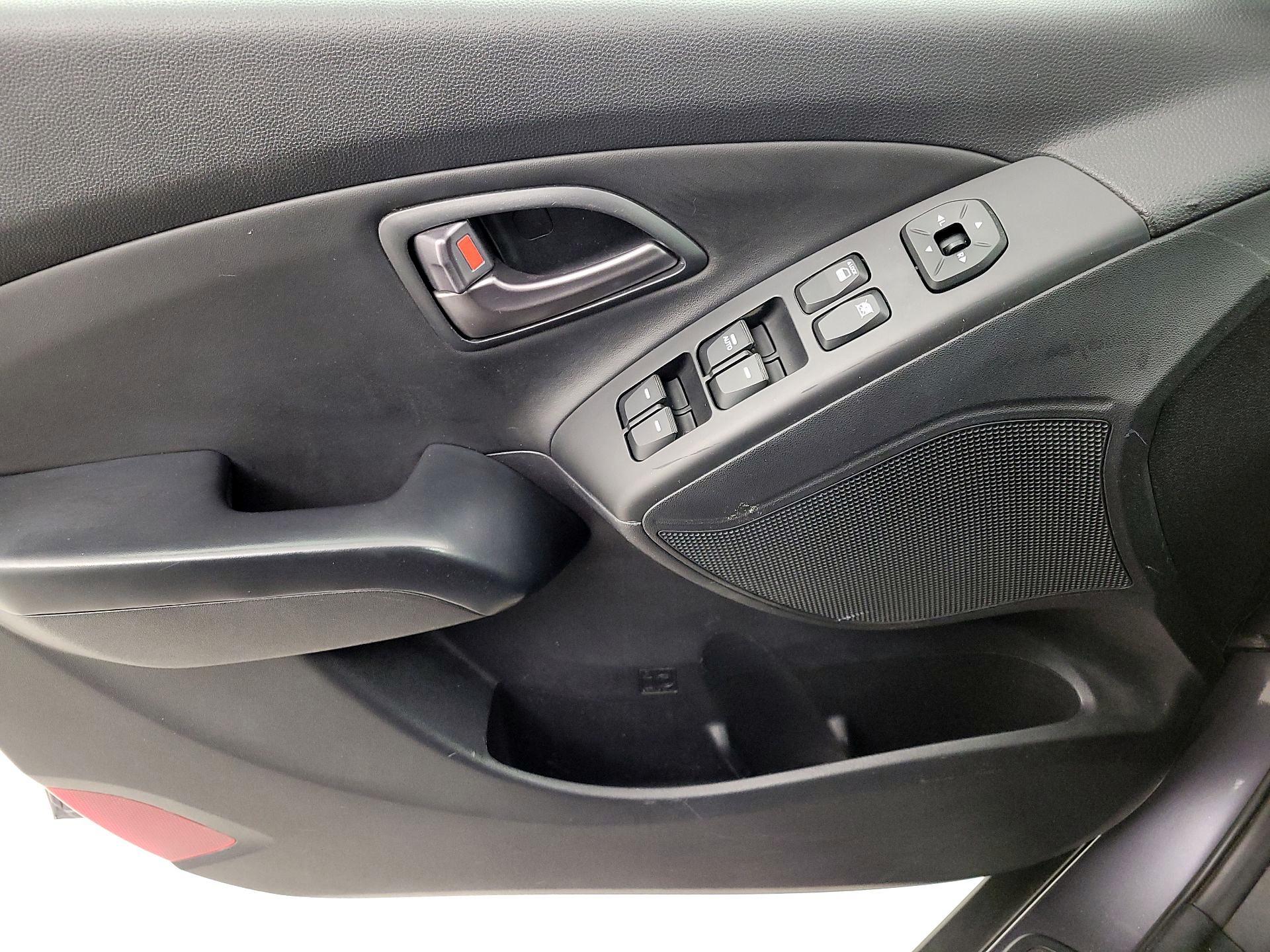 Thumbnail: 2014 Hyundai Tucson - 12