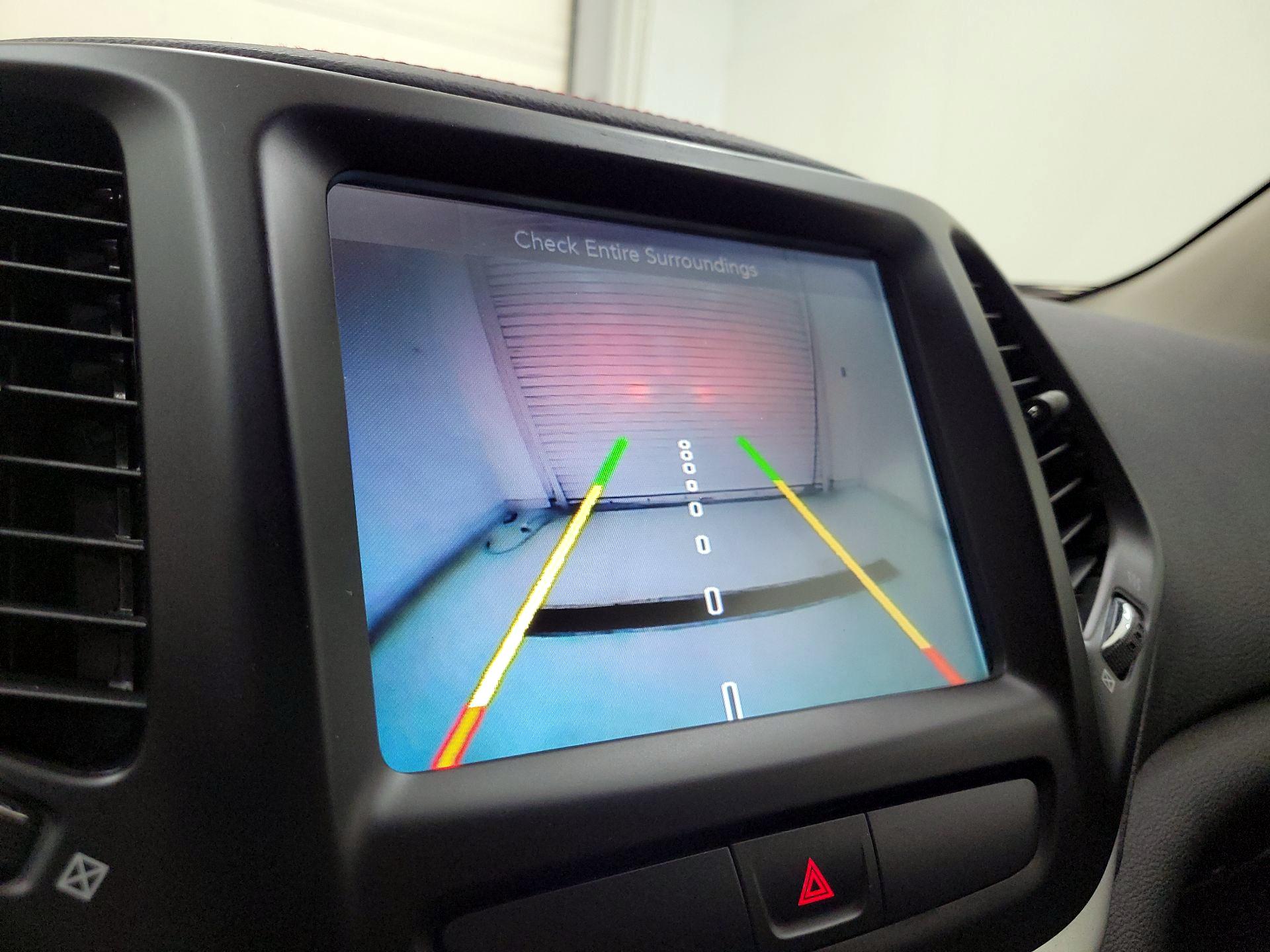 Thumbnail: 2017 Jeep Cherokee - 14