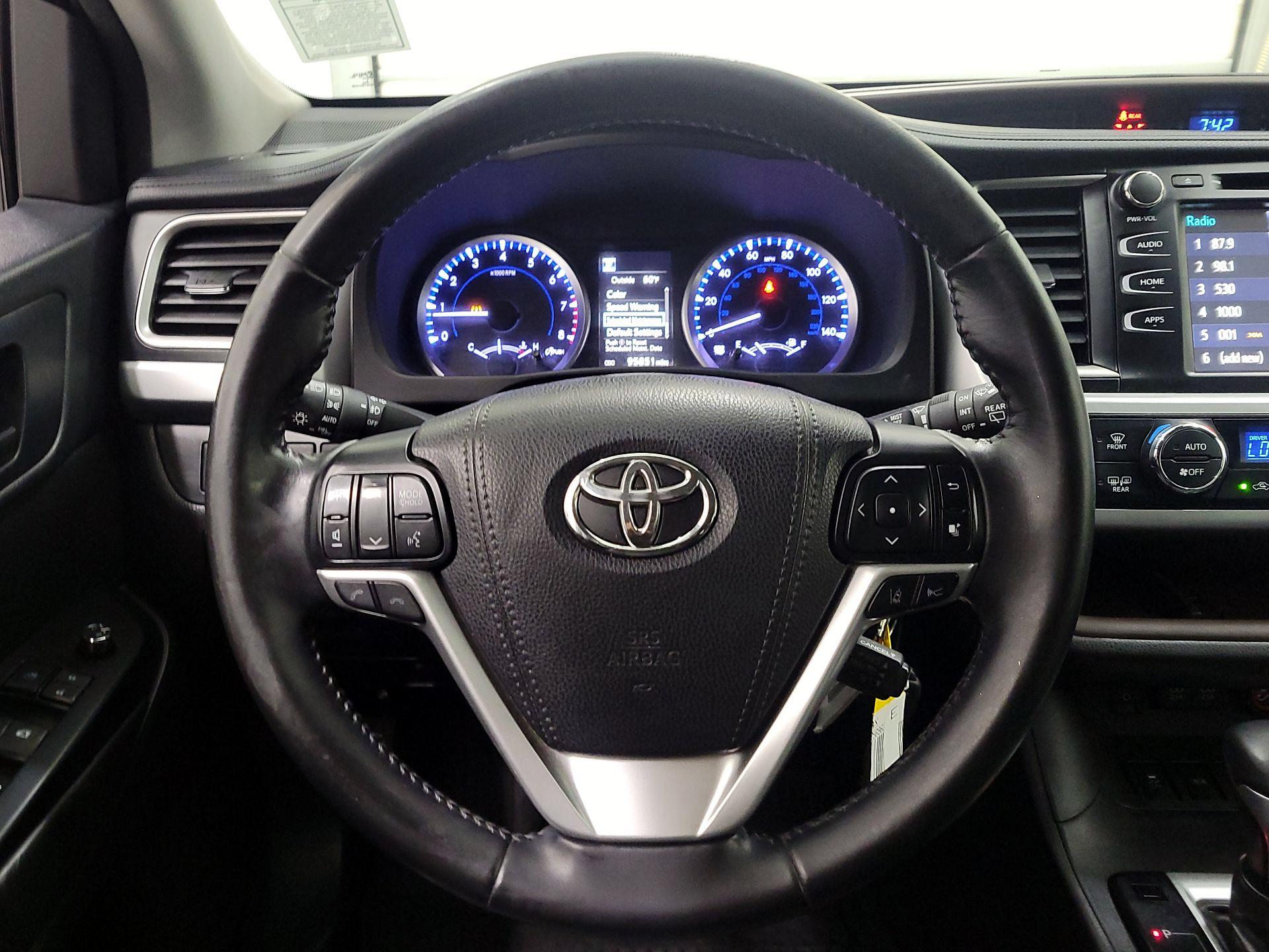 Thumbnail: 2018 Toyota Highlander - 10