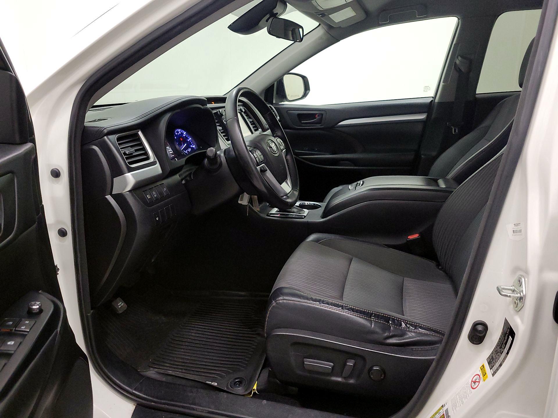 Thumbnail: 2018 Toyota Highlander - 11