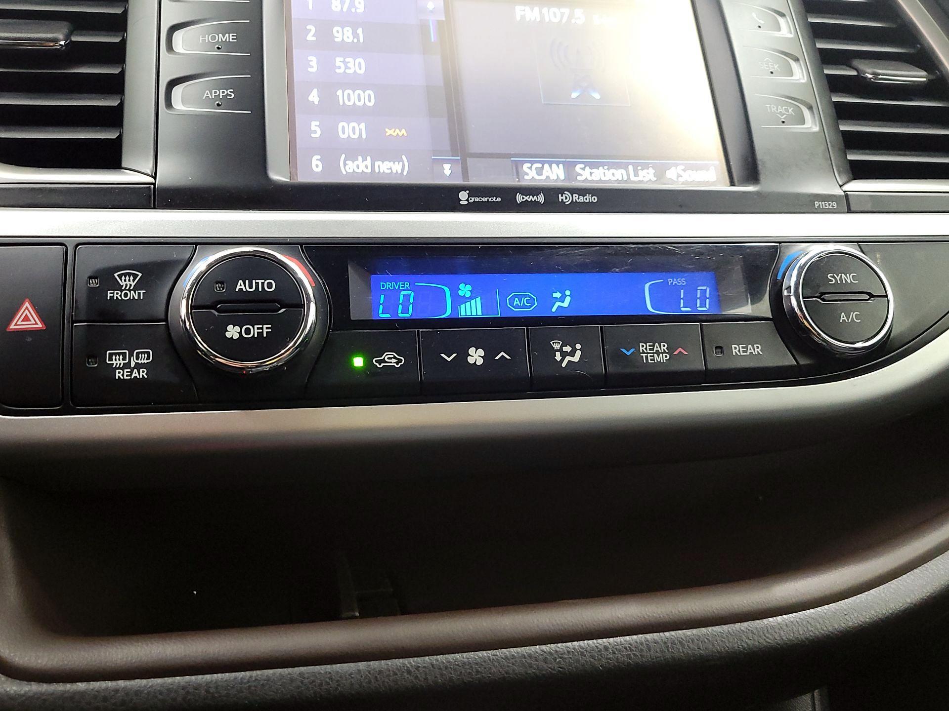 Thumbnail: 2018 Toyota Highlander - 16