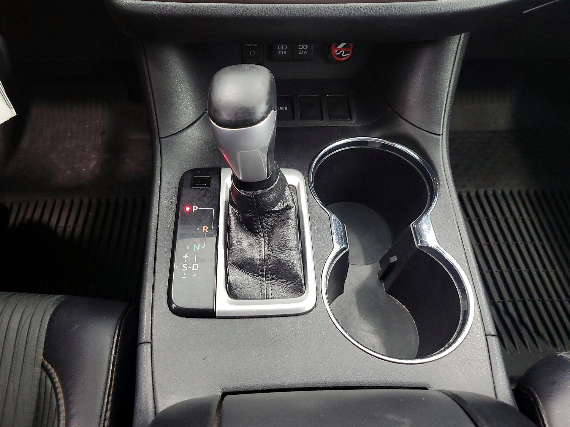 Thumbnail: 2018 Toyota Highlander - 17