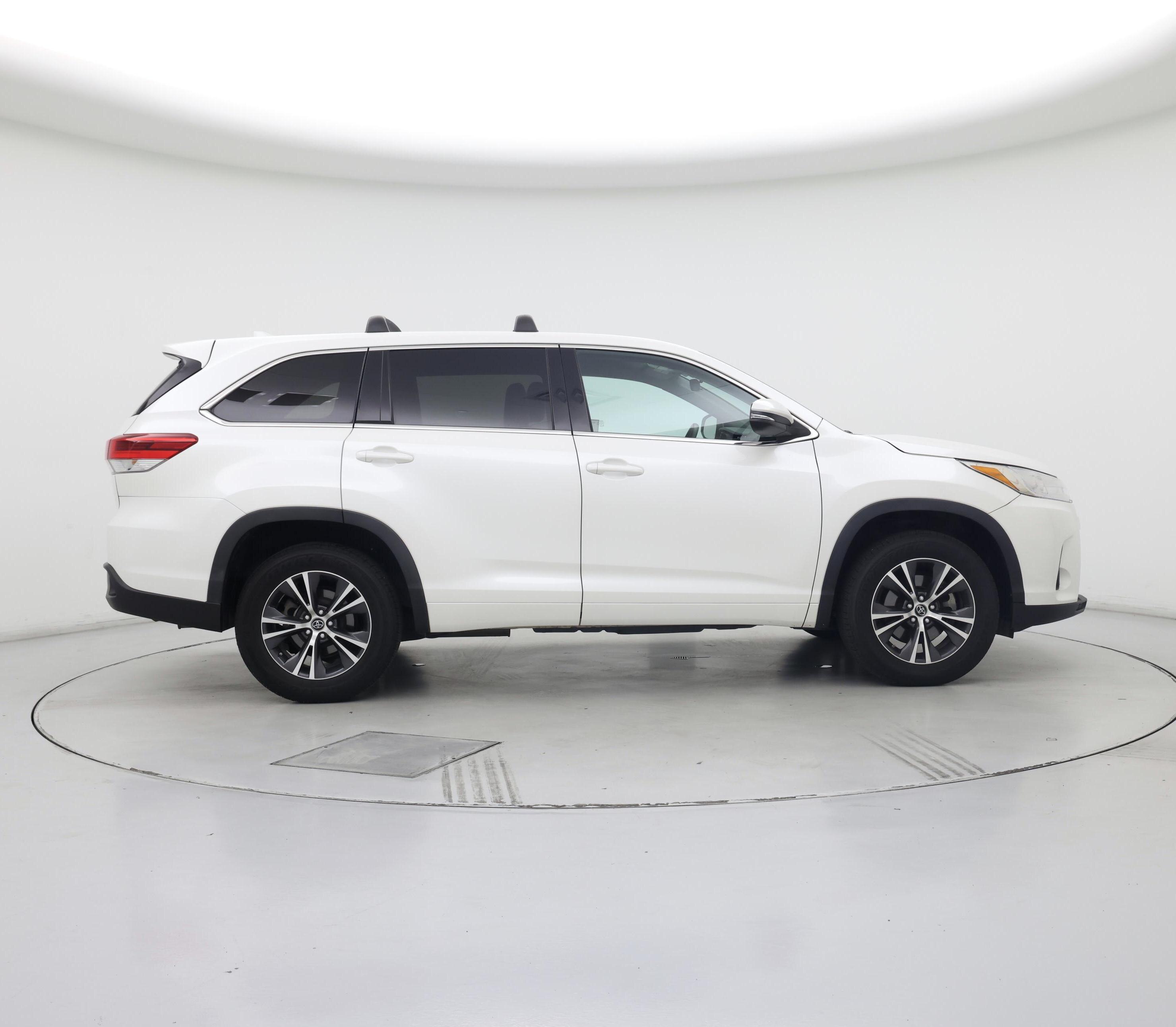 Thumbnail: 2018 Toyota Highlander - 7