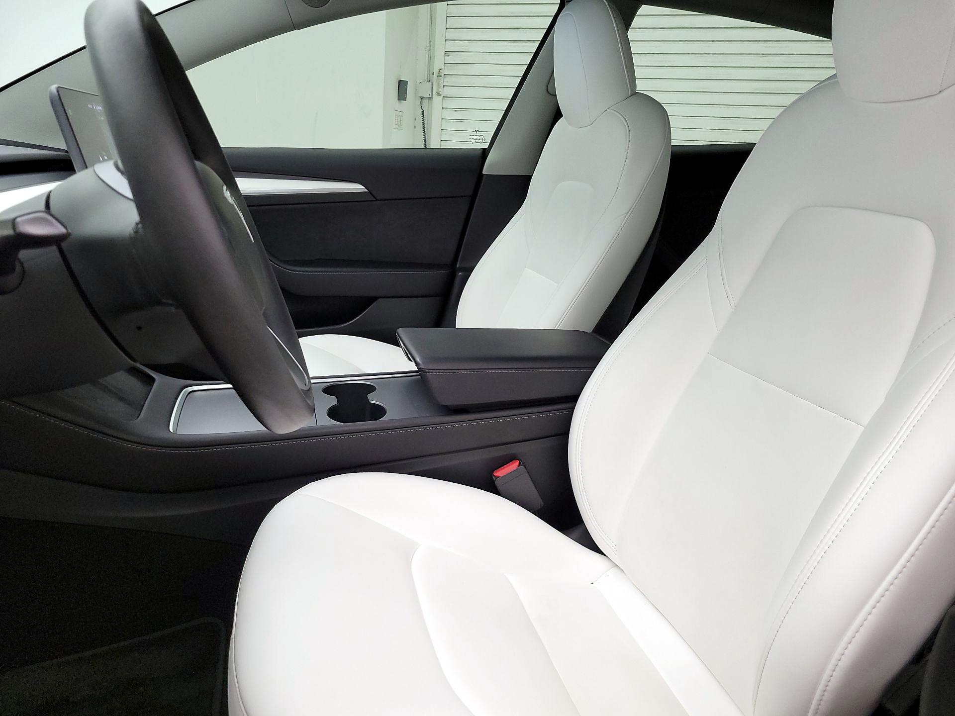 Thumbnail: 2022 Tesla Model 3 - 11