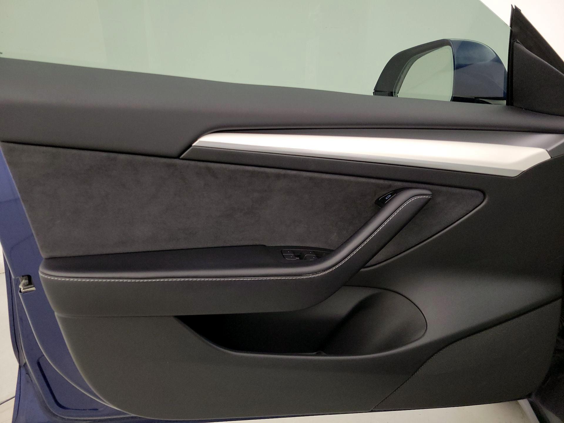 Thumbnail: 2022 Tesla Model 3 - 12