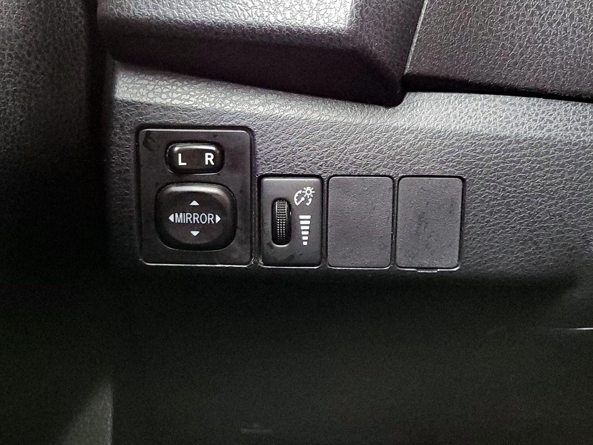 Thumbnail: 2014 Toyota Corolla - 13