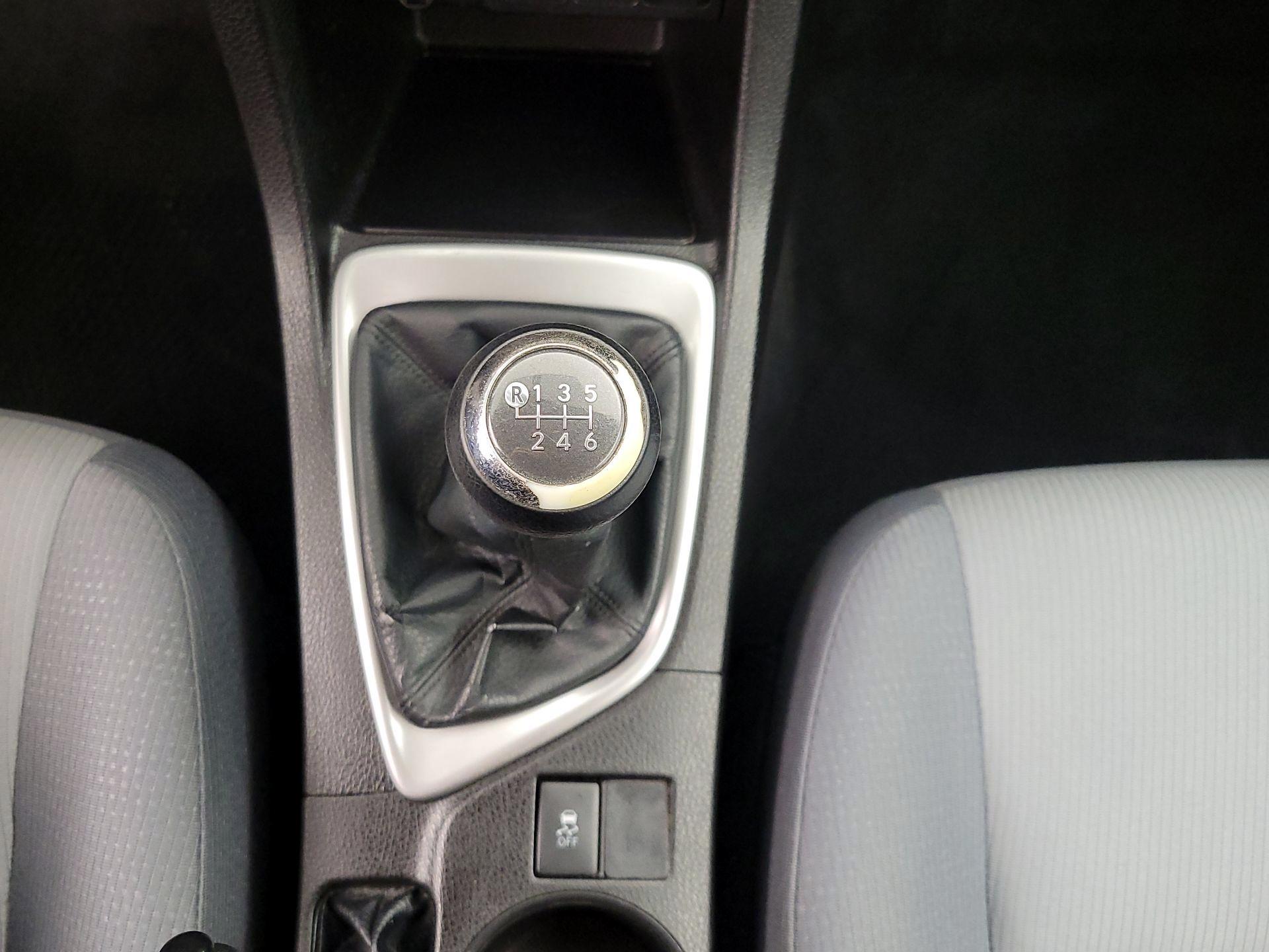 Thumbnail: 2014 Toyota Corolla - 16