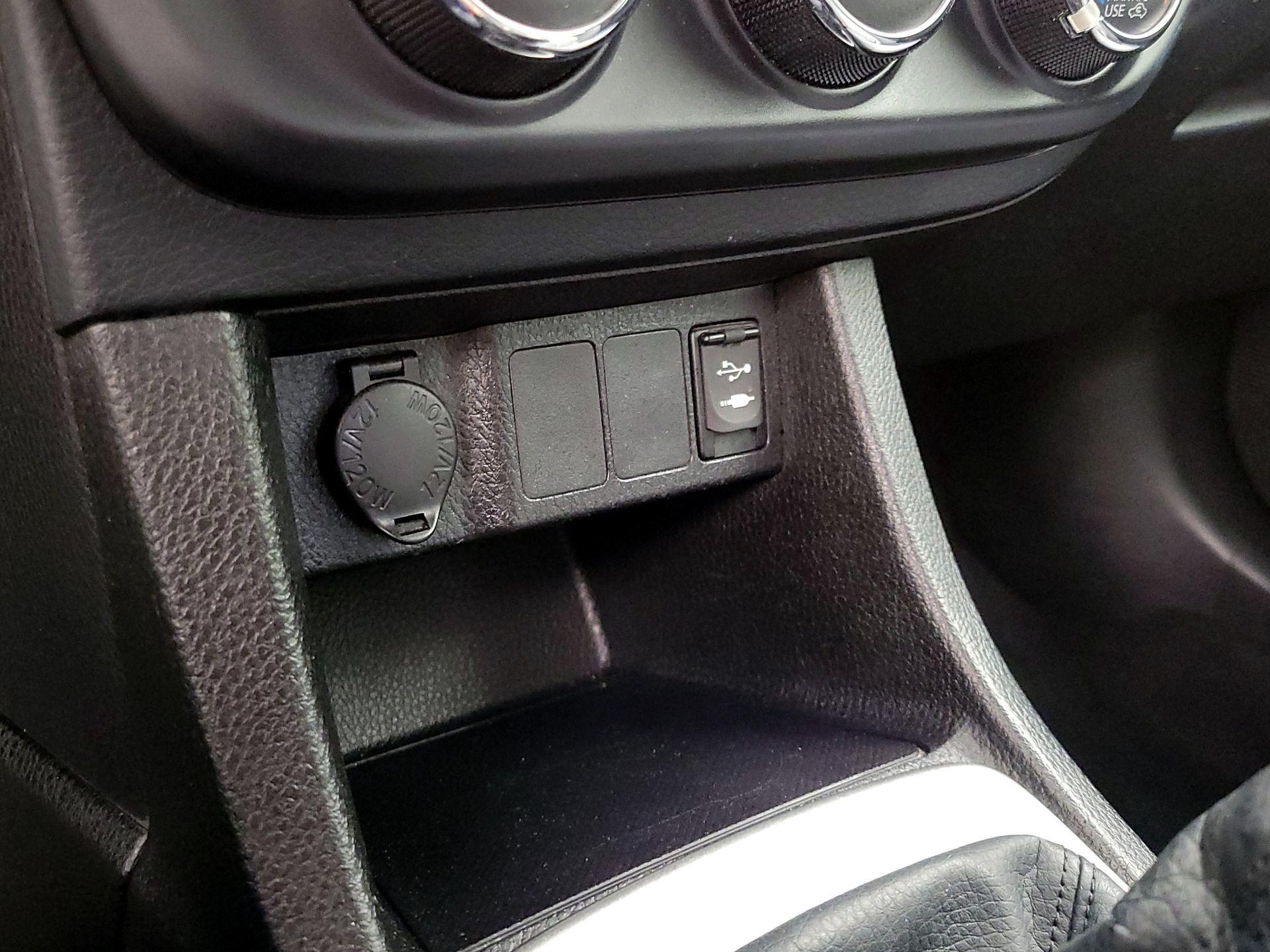 Thumbnail: 2014 Toyota Corolla - 17