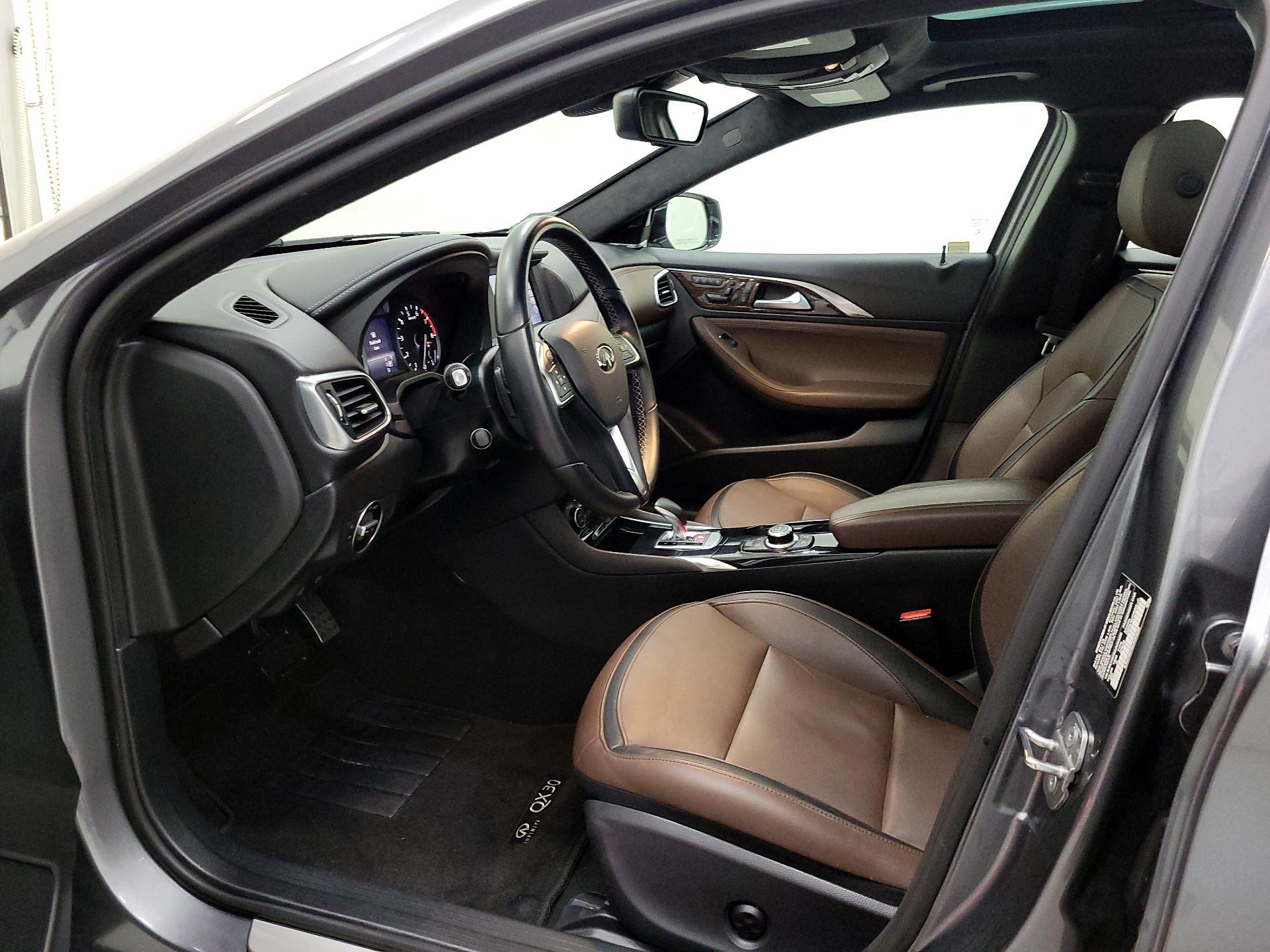 Thumbnail: 2018 INFINITI QX30 - 11