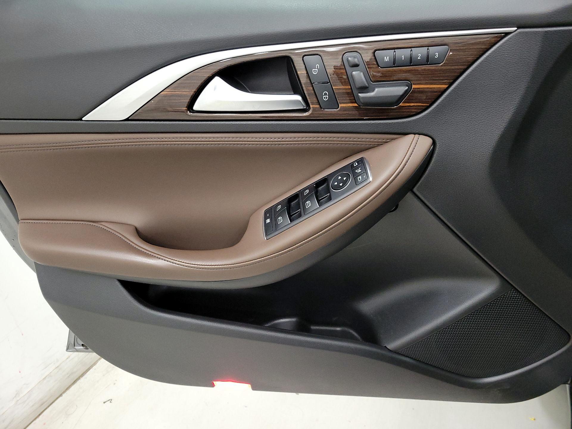 Thumbnail: 2018 INFINITI QX30 - 12