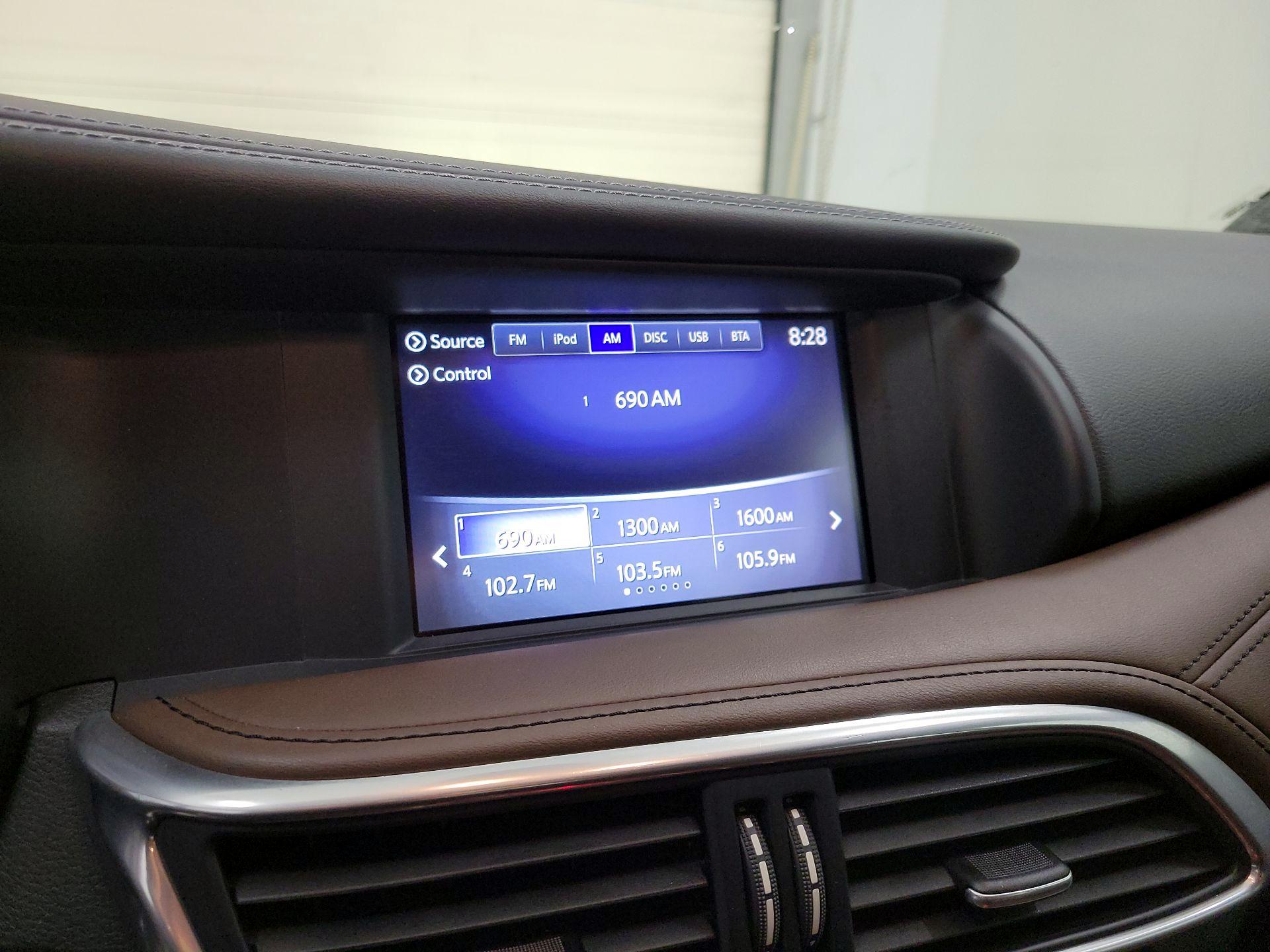 Thumbnail: 2018 INFINITI QX30 - 16