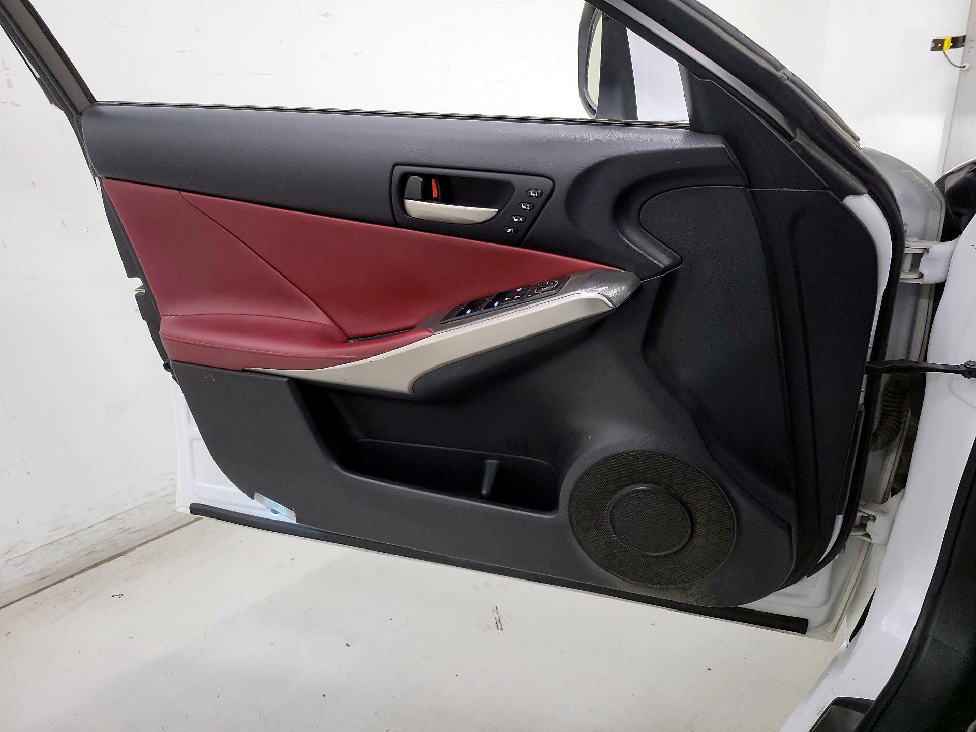 Thumbnail: 2018 Lexus IS - 12