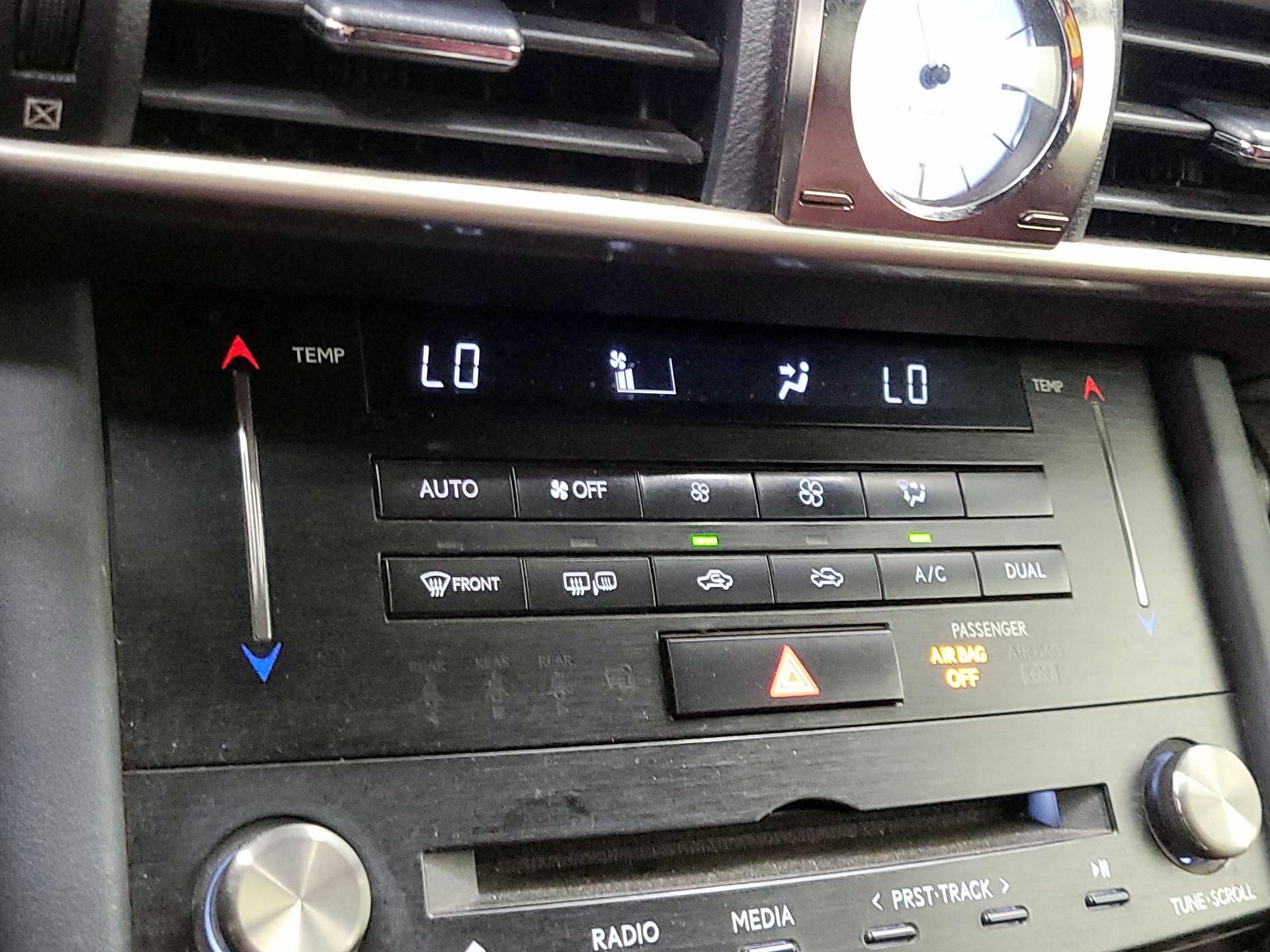 Thumbnail: 2018 Lexus IS - 17