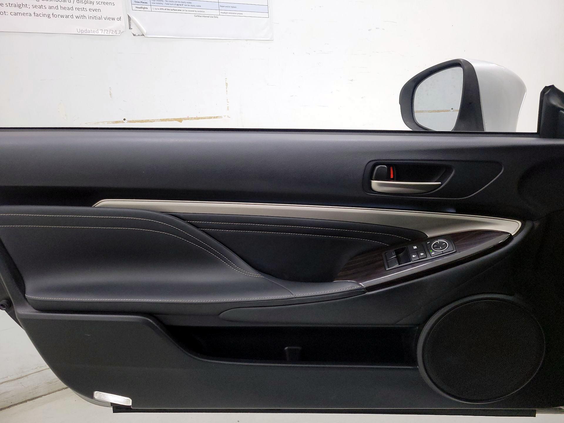 Thumbnail: 2016 Lexus RC - 12