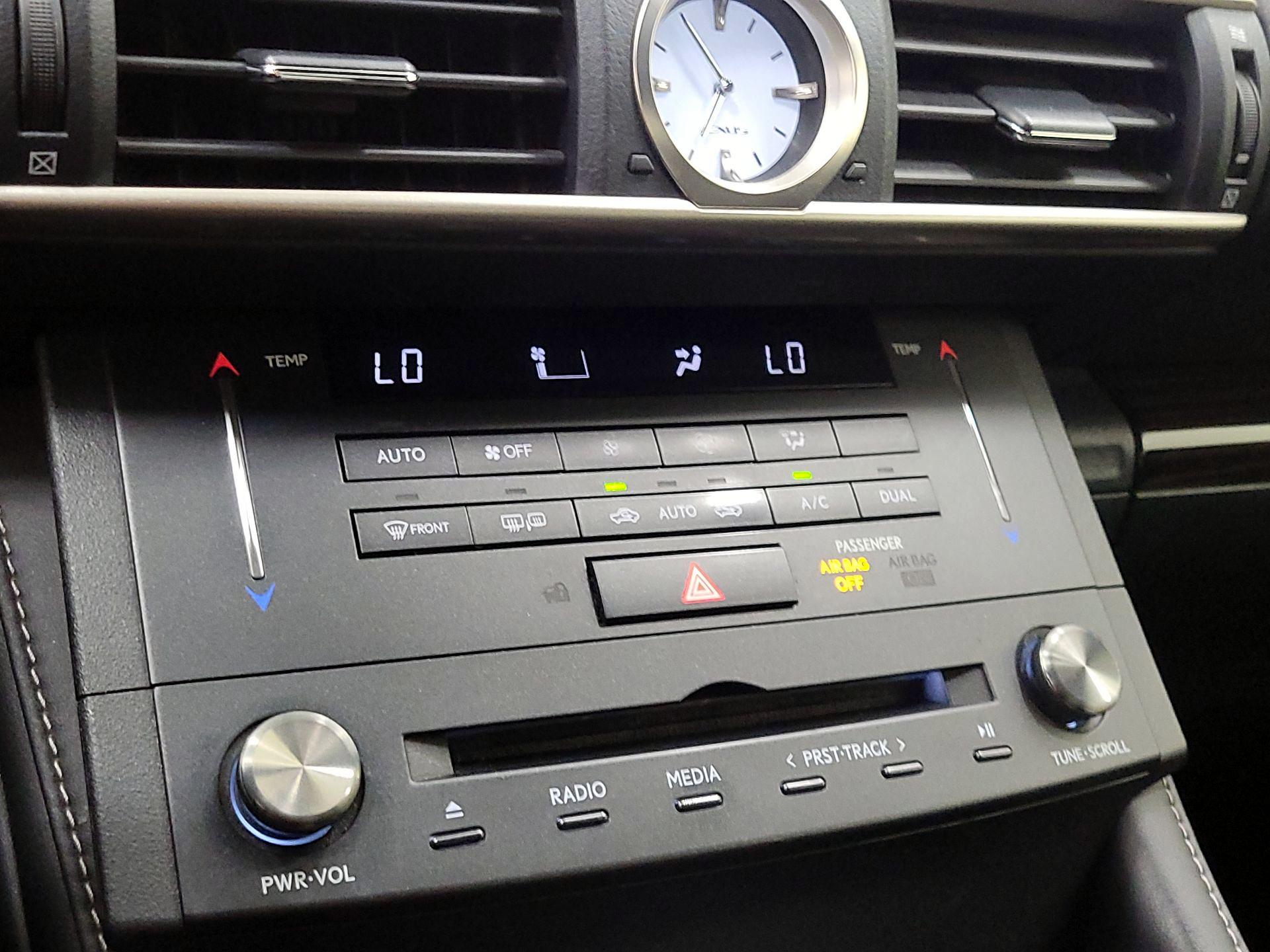 Thumbnail: 2016 Lexus RC - 16