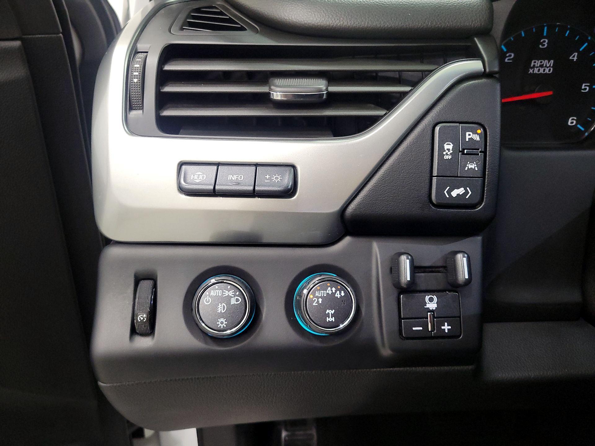 Thumbnail: 2018 Chevrolet Tahoe - 13