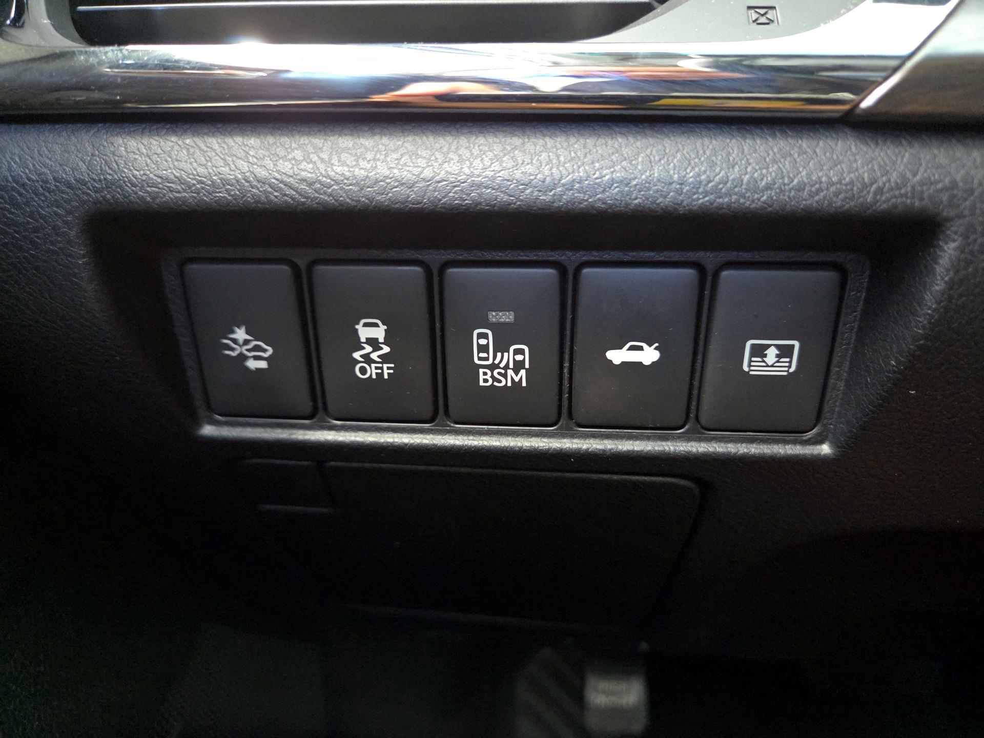 Thumbnail: 2018 Toyota Avalon - 13