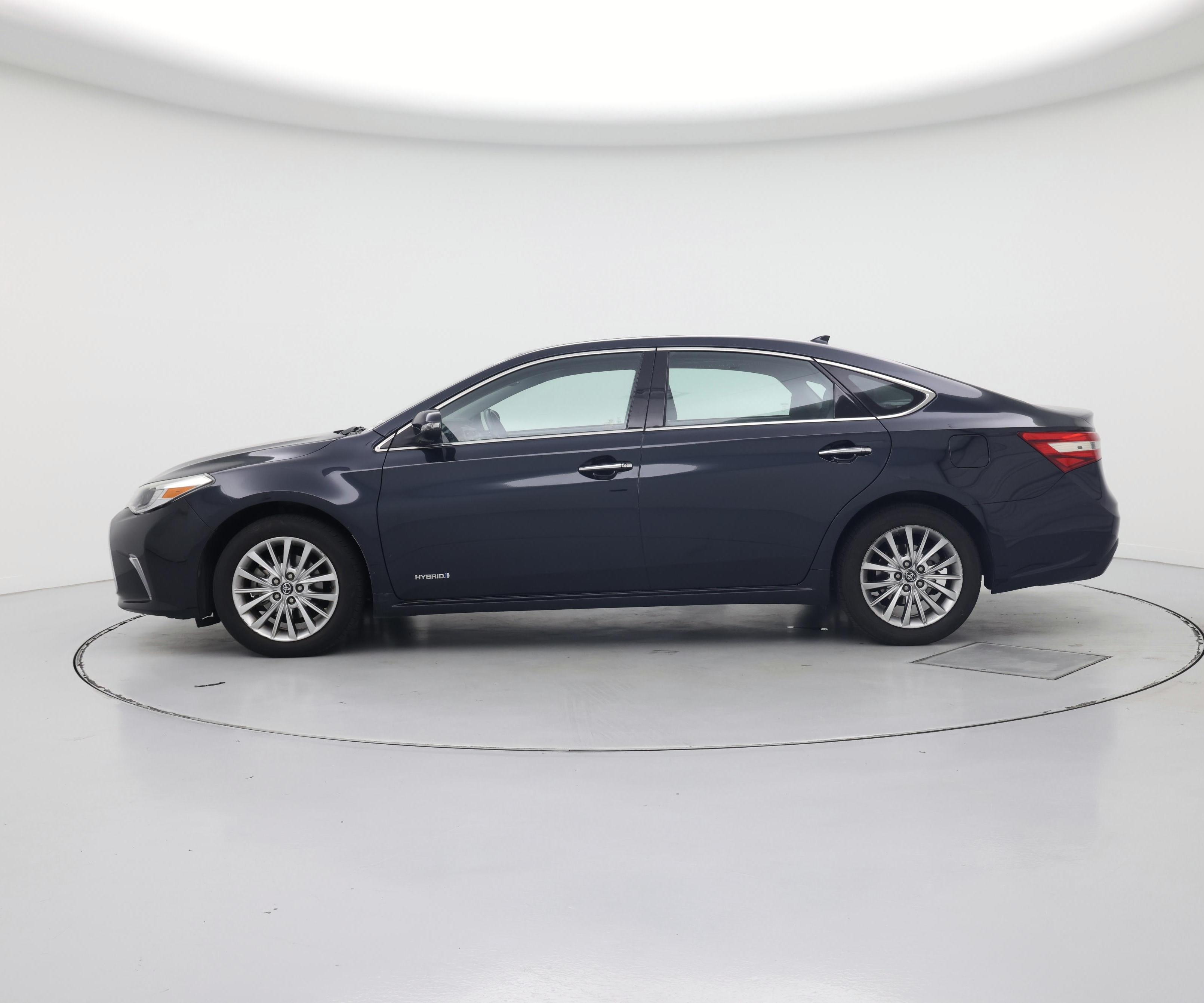 Thumbnail: 2018 Toyota Avalon - 3