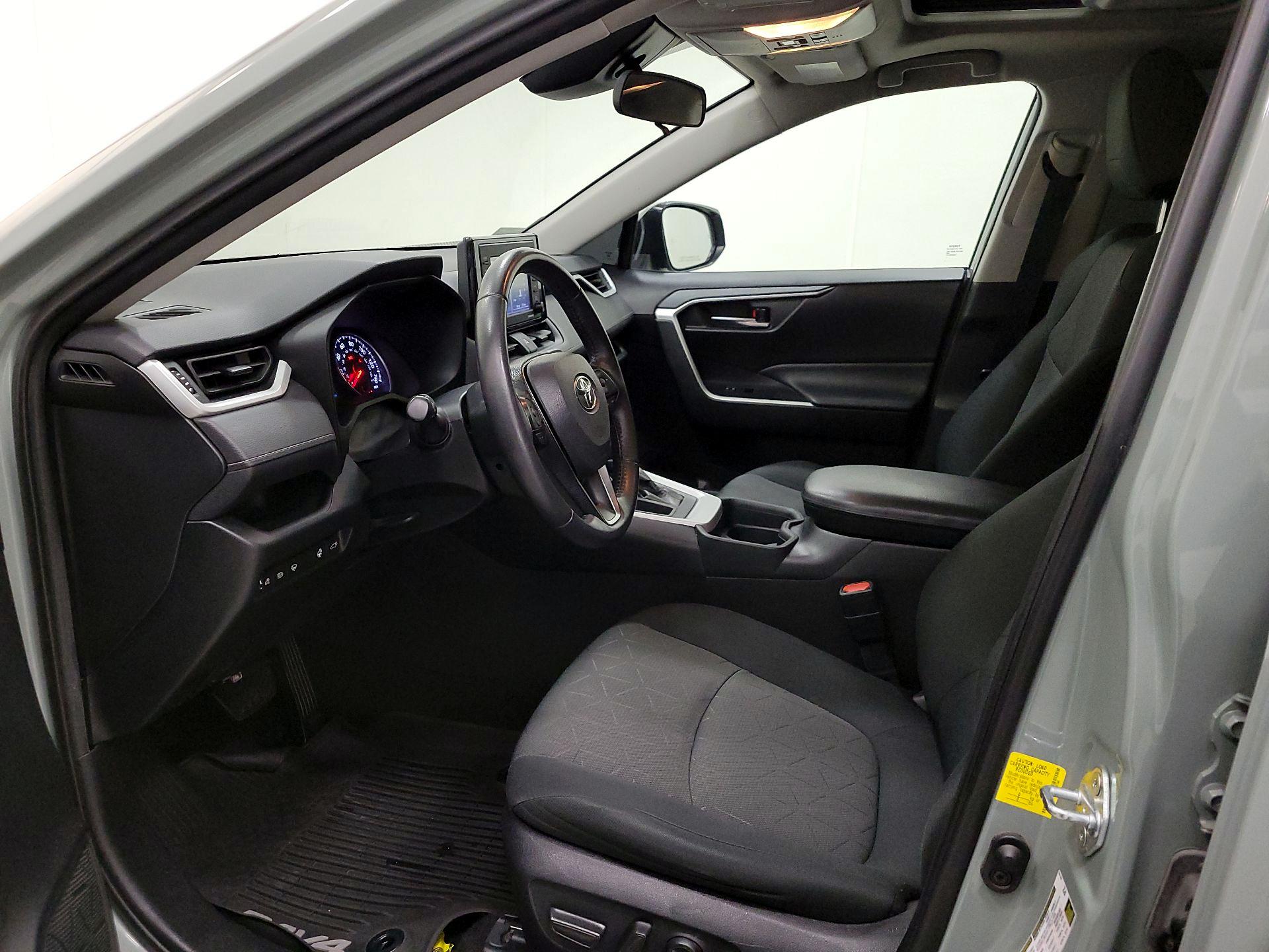 Thumbnail: 2020 Toyota RAV4 - 11