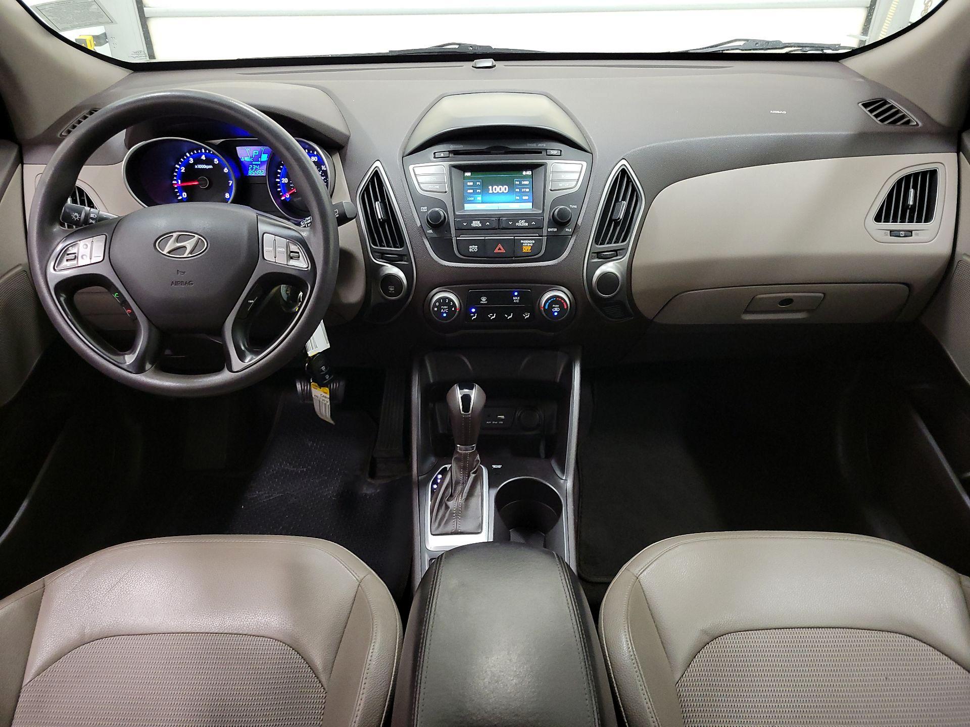 Thumbnail: 2015 Hyundai Tucson - 9