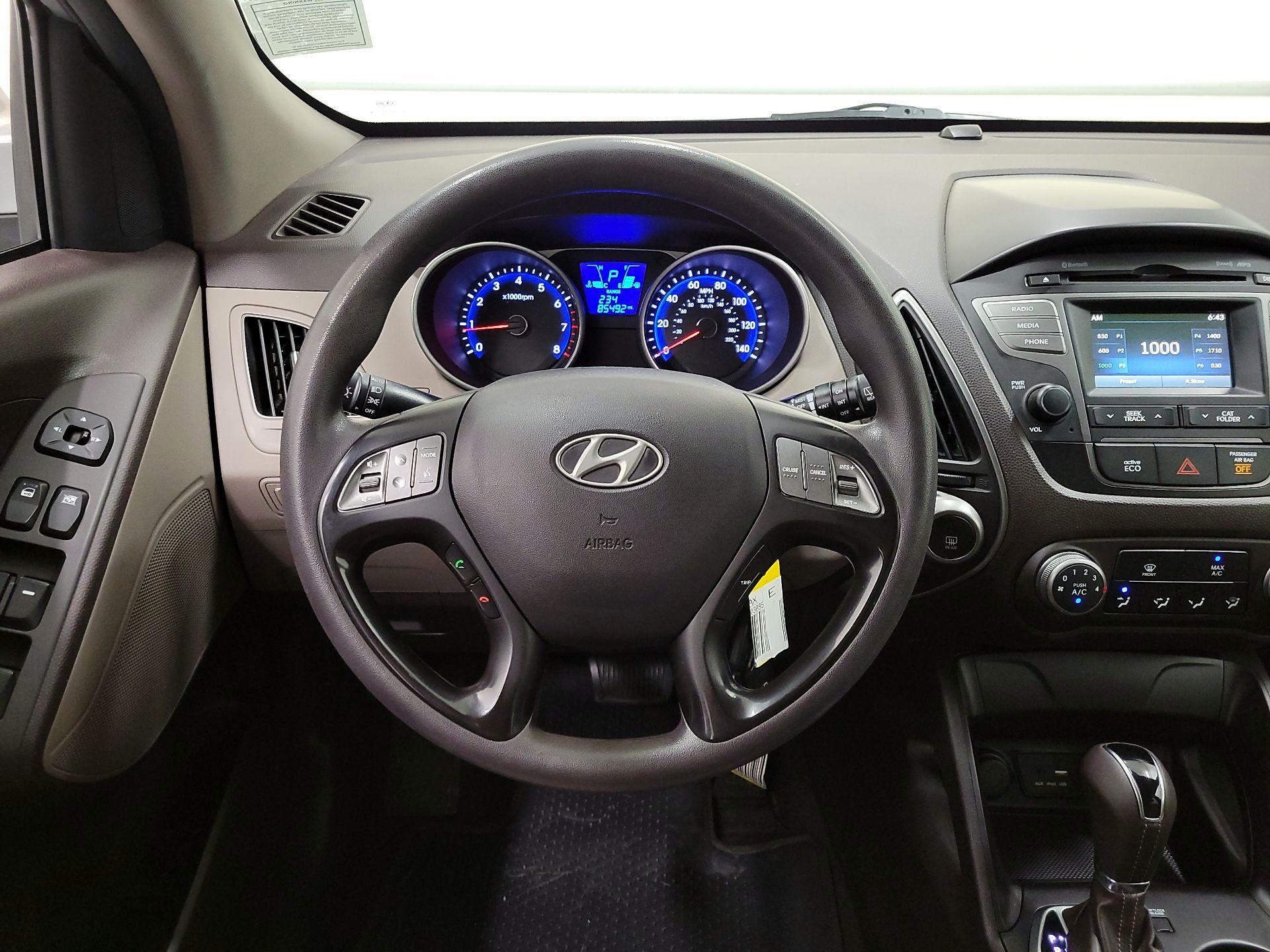 Thumbnail: 2015 Hyundai Tucson - 10