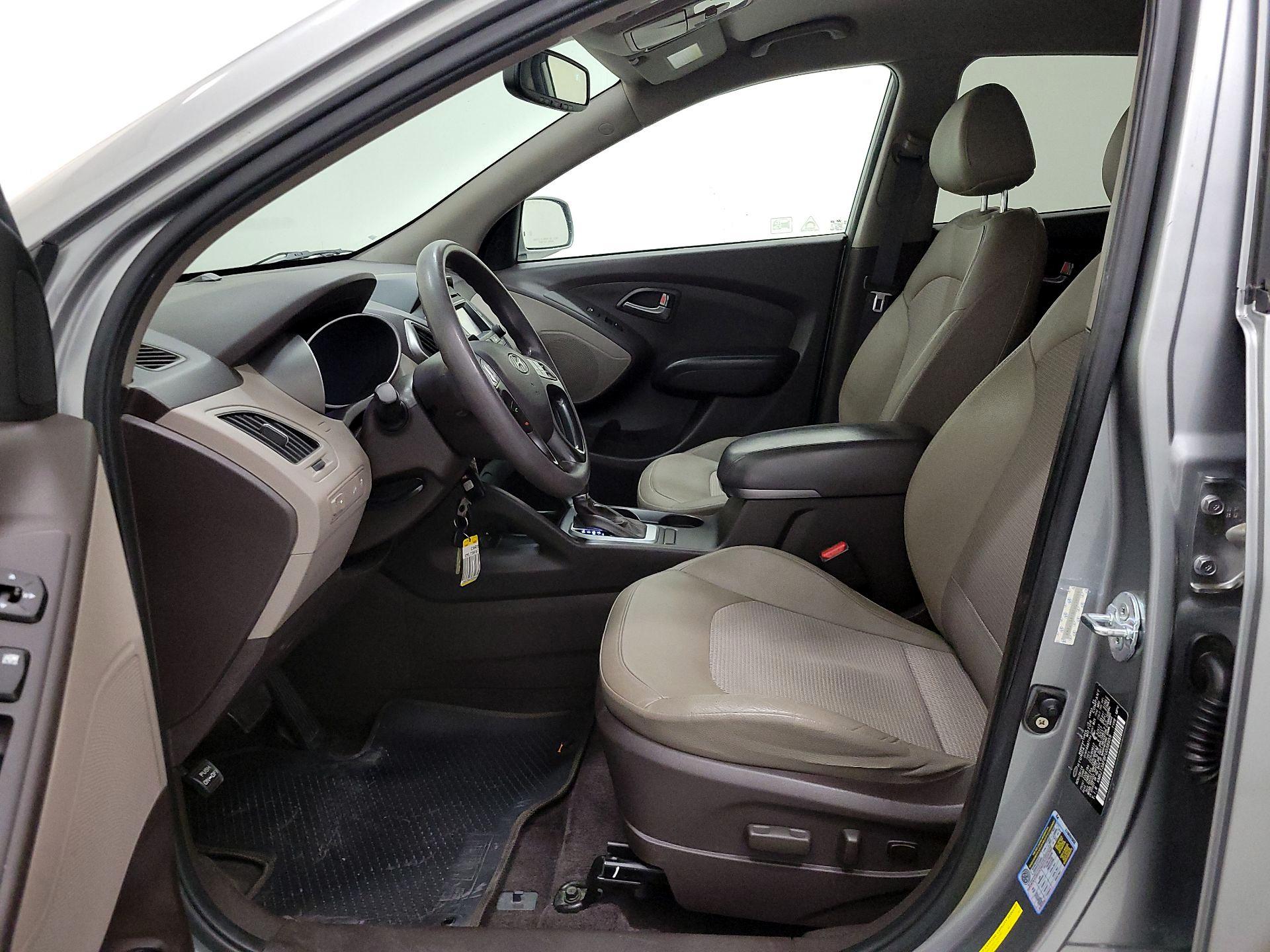 Thumbnail: 2015 Hyundai Tucson - 11