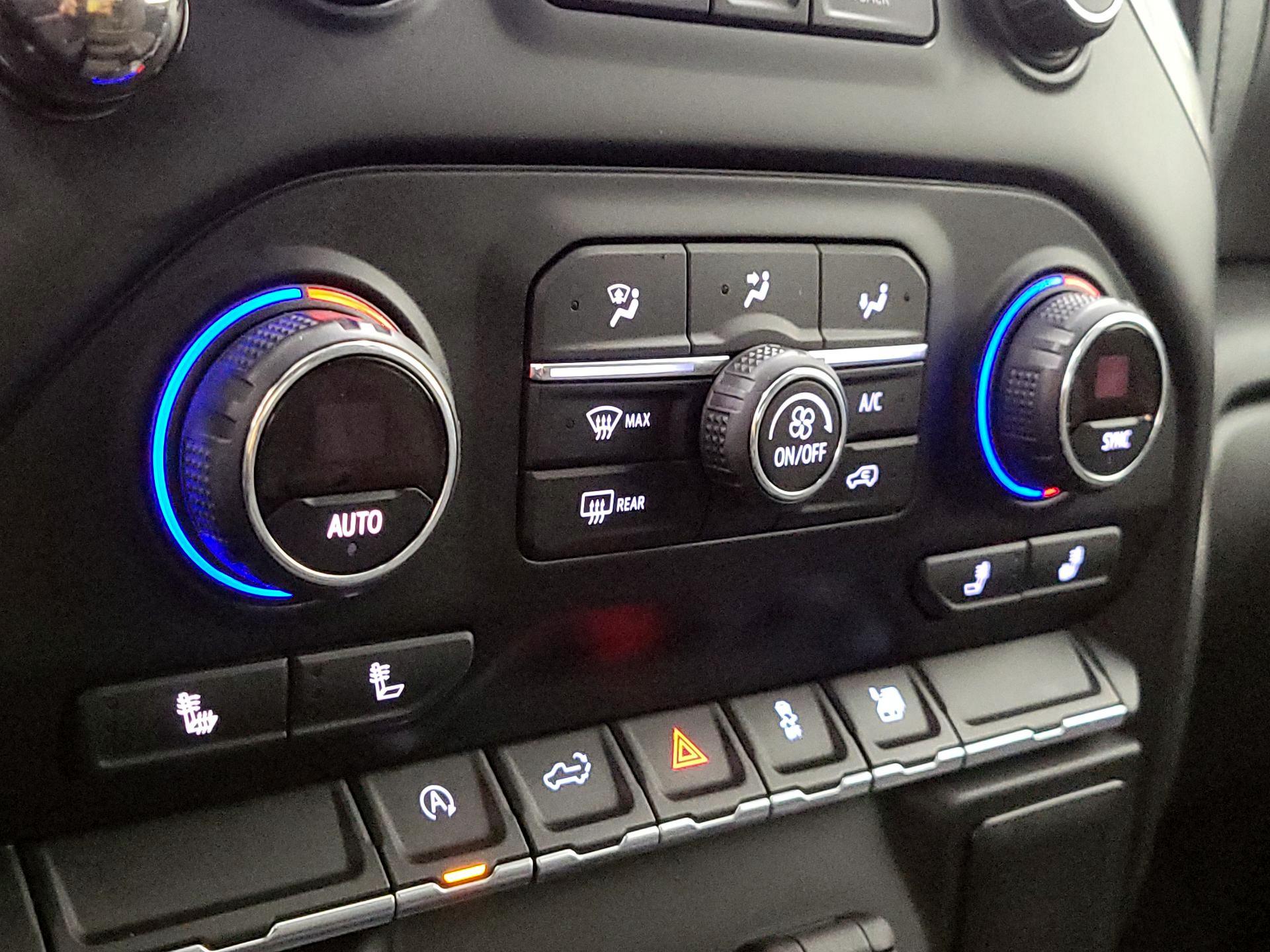 Thumbnail: 2019 Chevrolet Silverado 1500 - 16