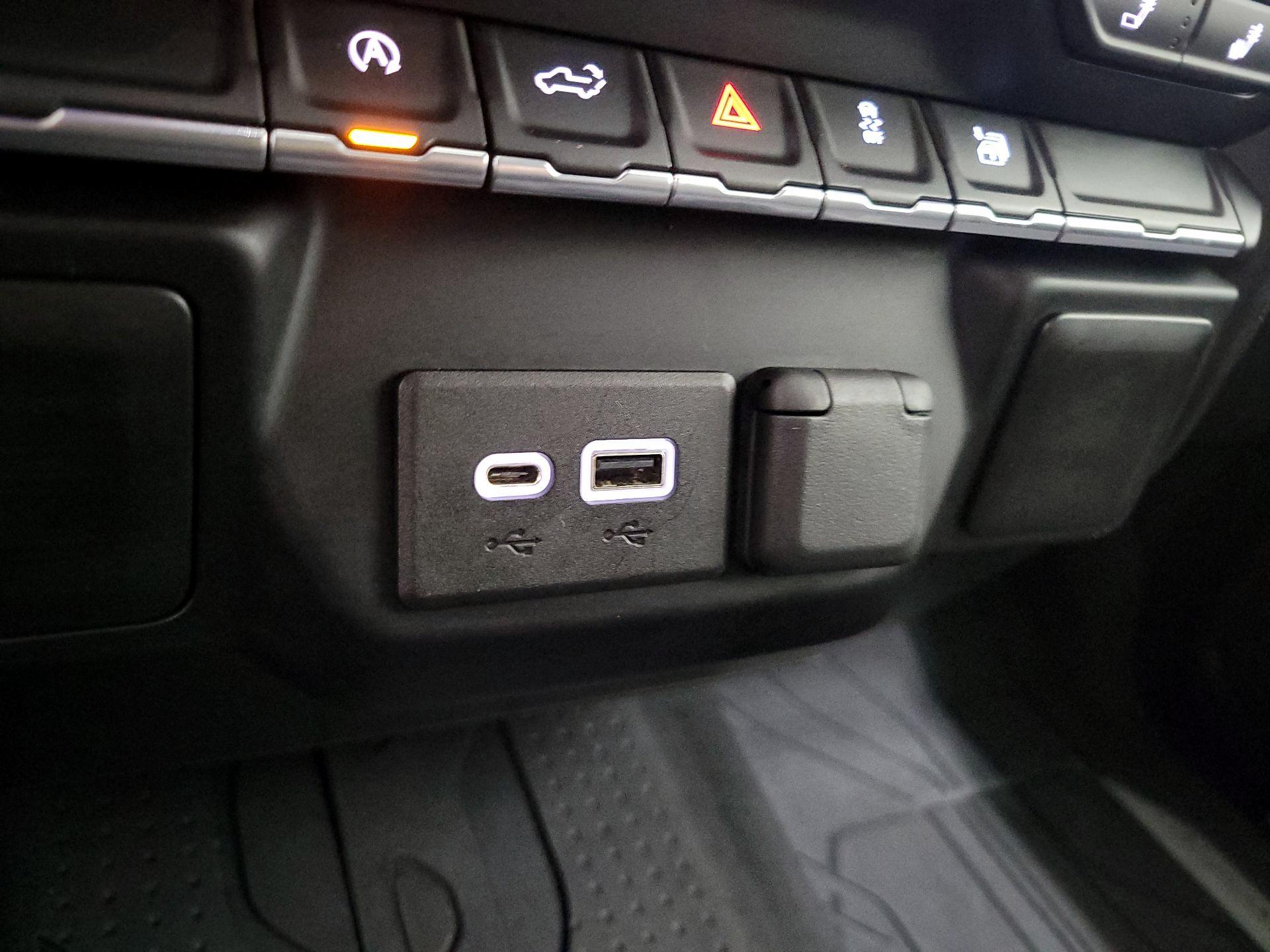 Thumbnail: 2019 Chevrolet Silverado 1500 - 18