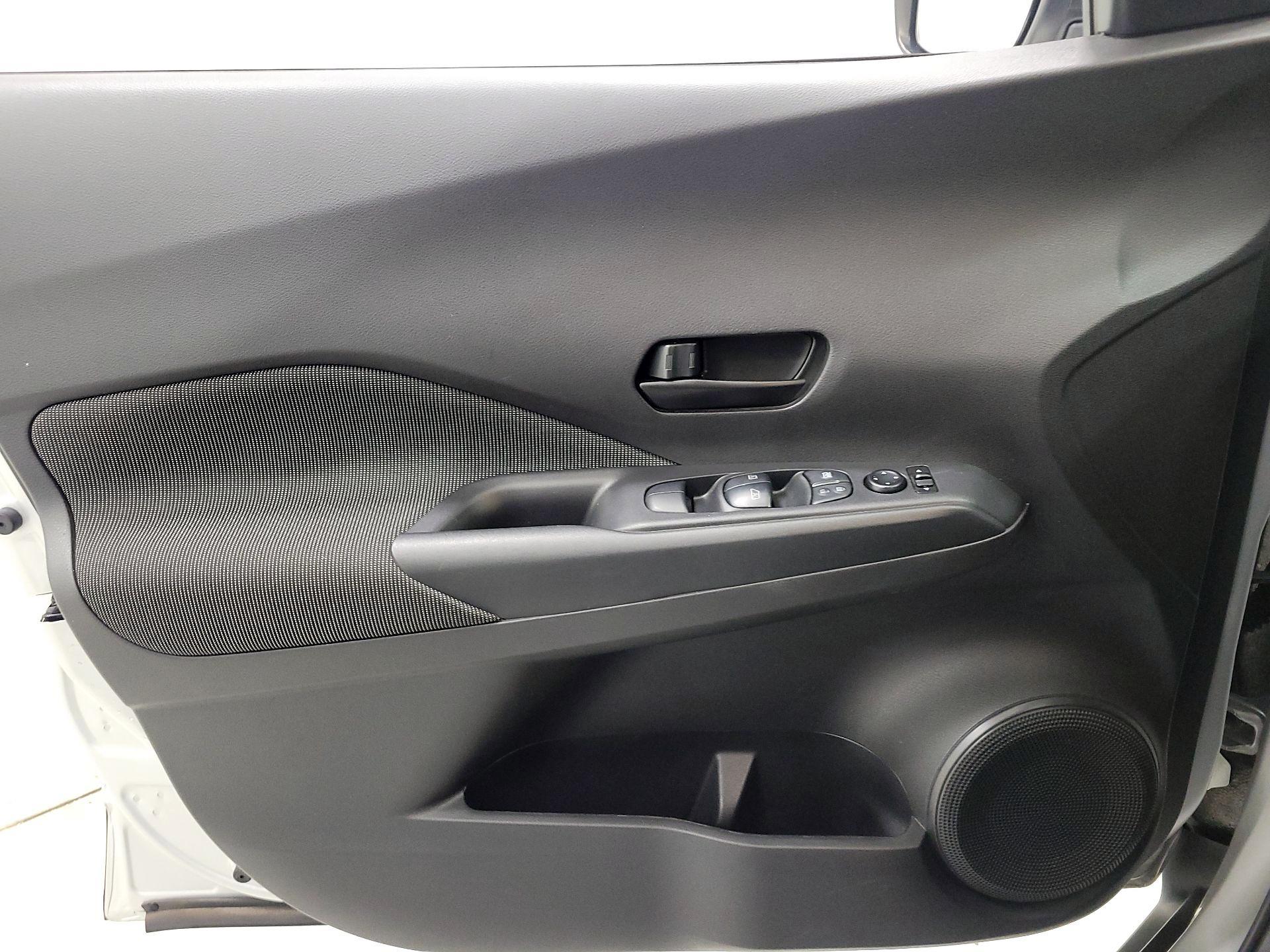 Thumbnail: 2020 Nissan Kicks - 12