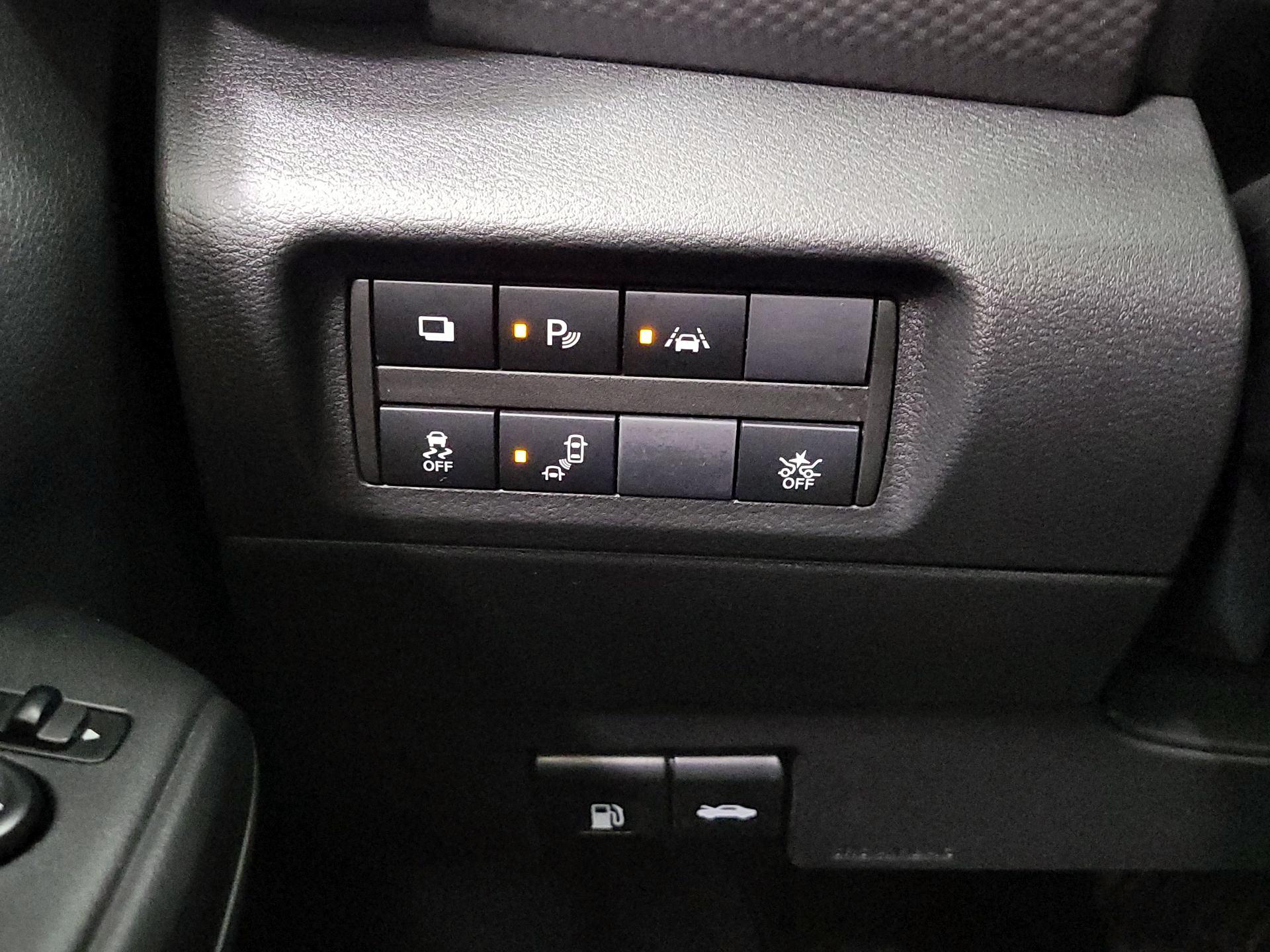 Thumbnail: 2020 Nissan Kicks - 13