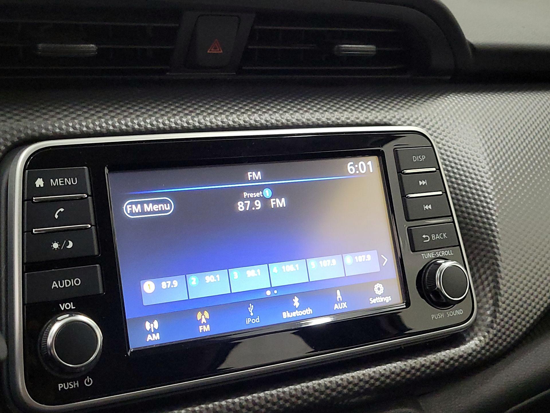 Thumbnail: 2020 Nissan Kicks - 15