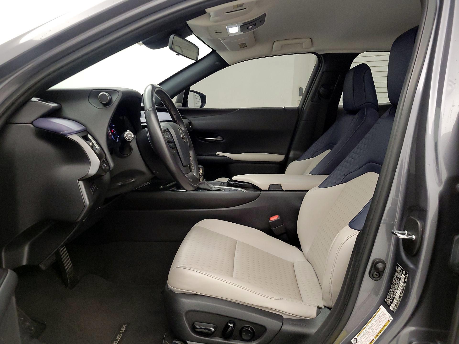 Thumbnail: 2021 Lexus UX - 11