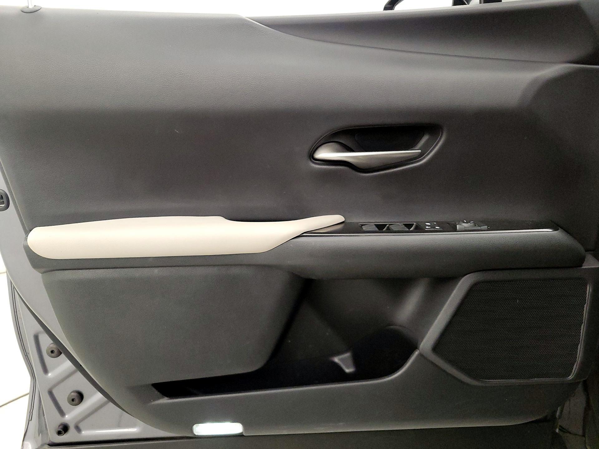 Thumbnail: 2021 Lexus UX - 12