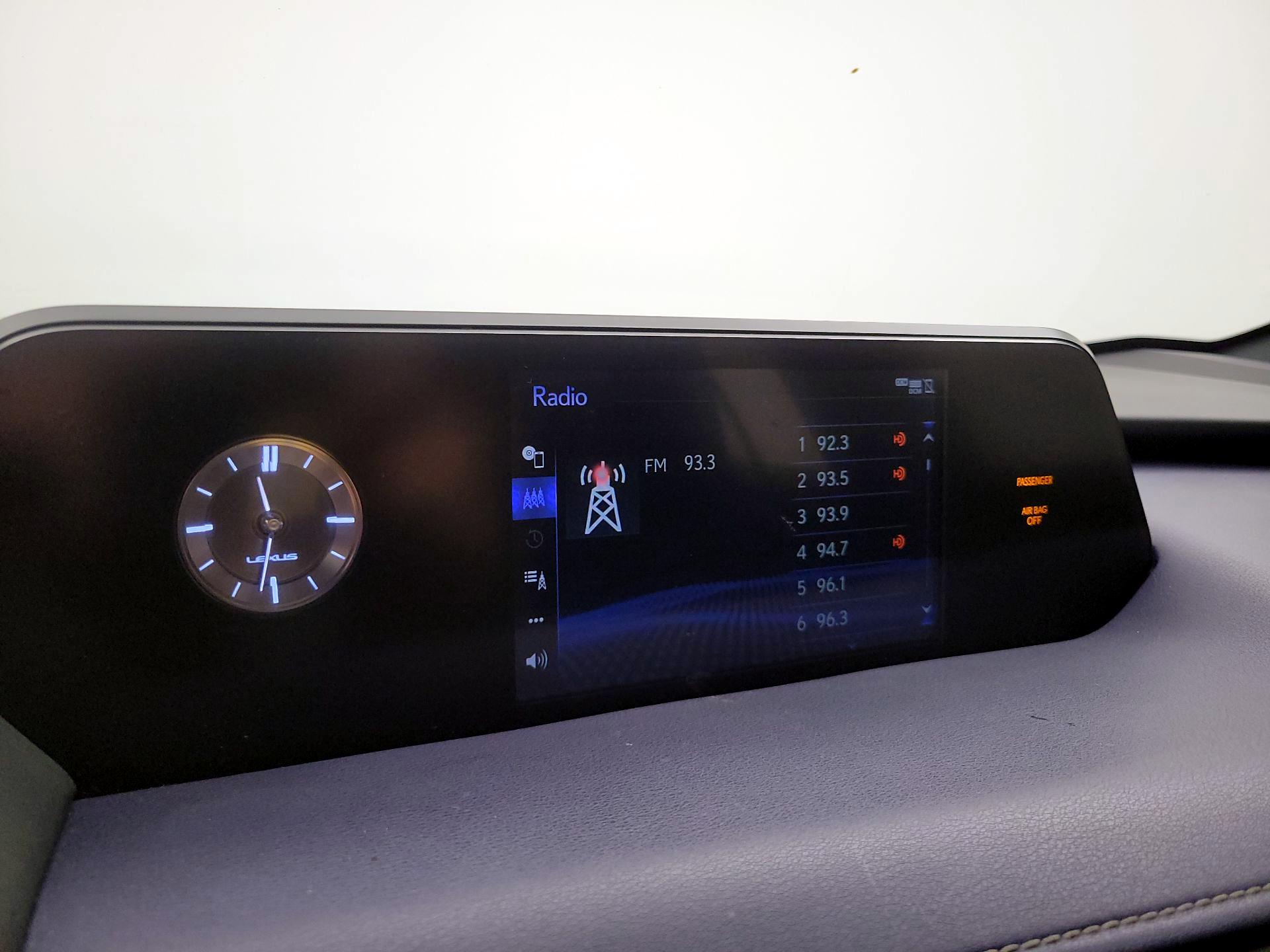 Thumbnail: 2021 Lexus UX - 15