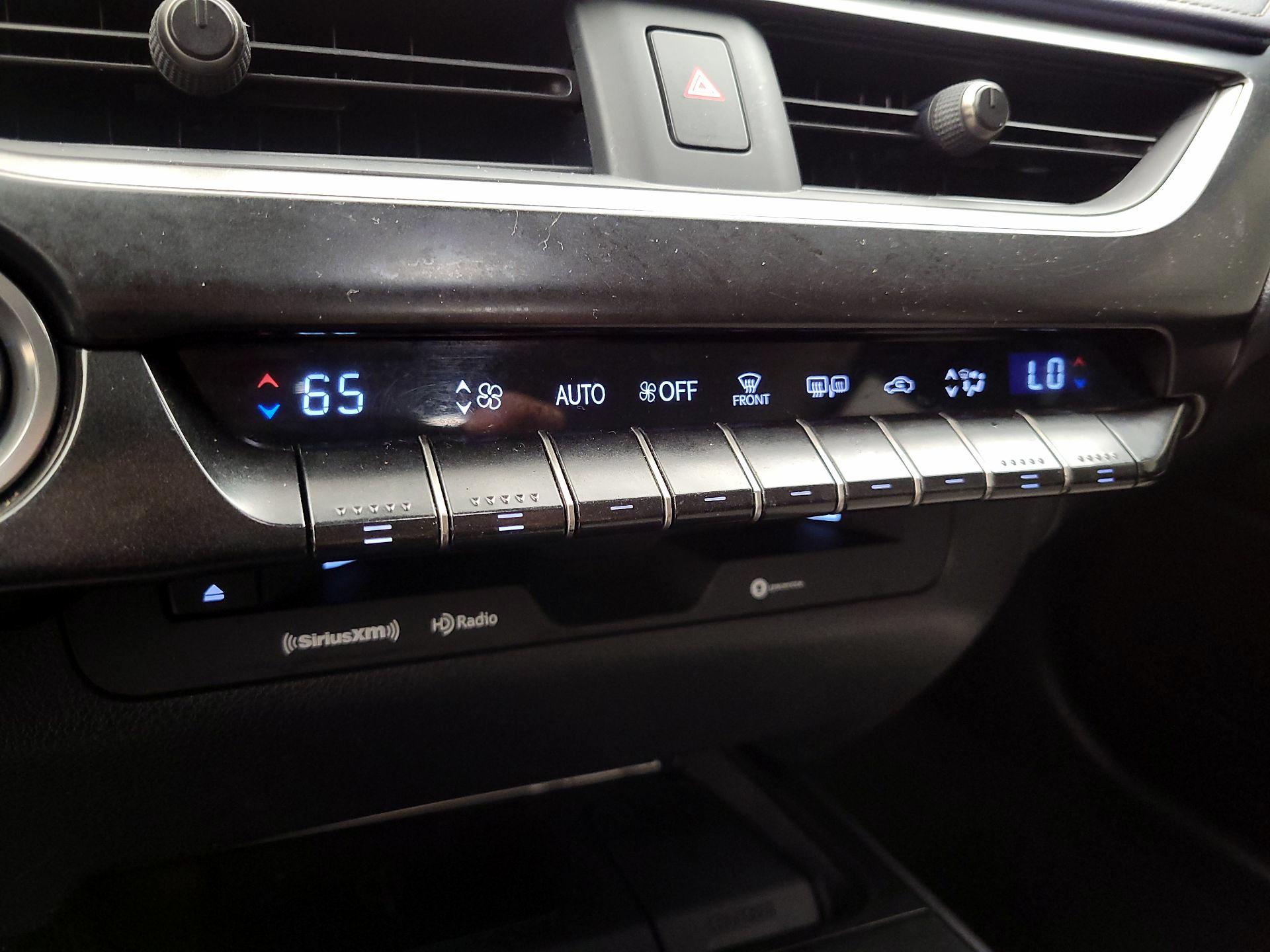 Thumbnail: 2021 Lexus UX - 16