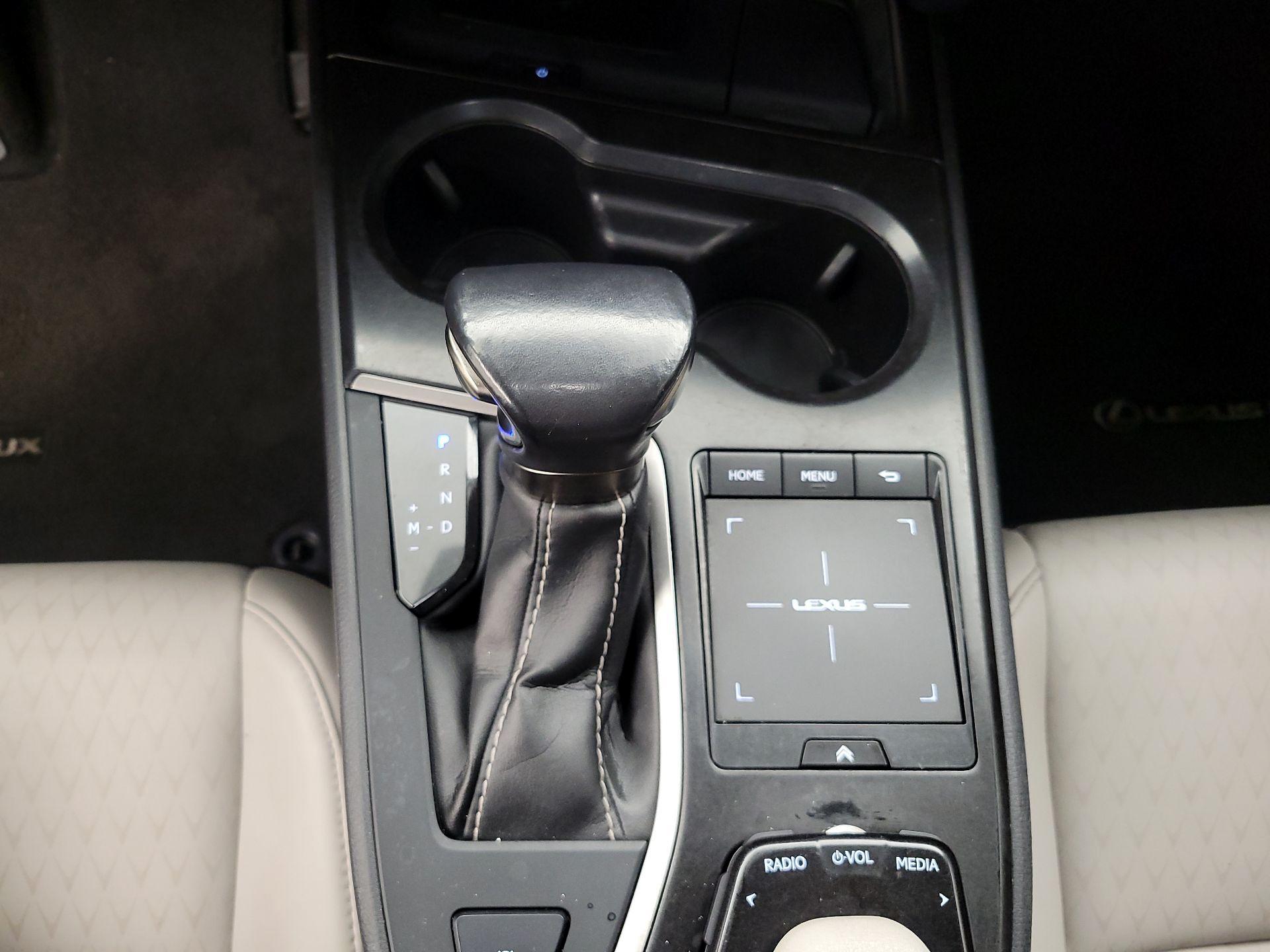 Thumbnail: 2021 Lexus UX - 17