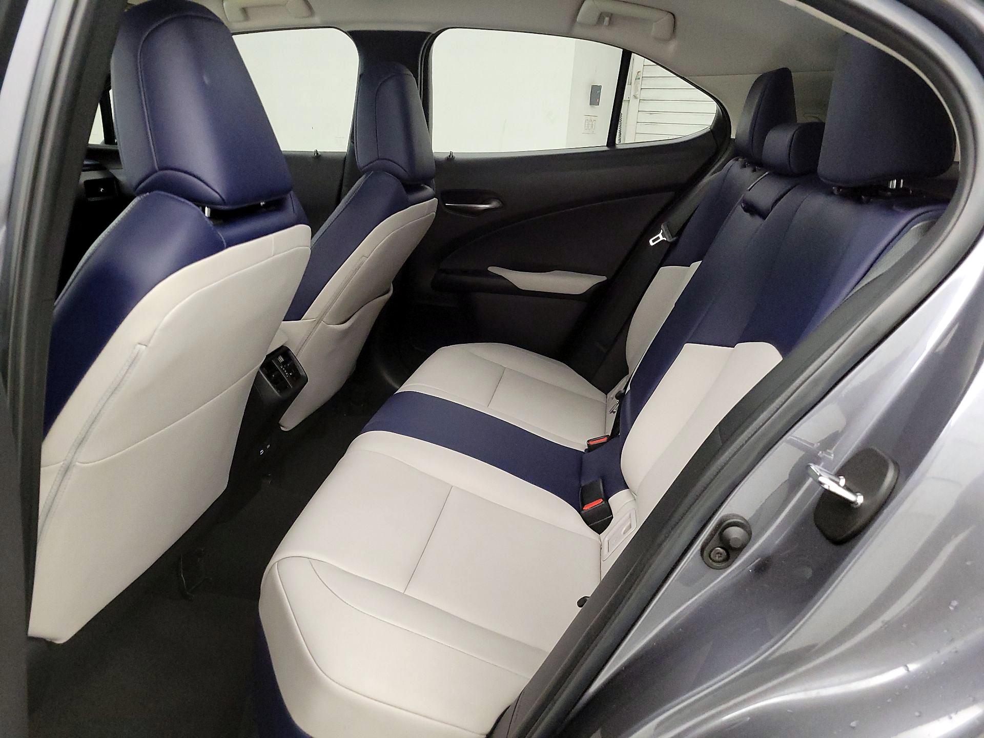 Thumbnail: 2021 Lexus UX - 18