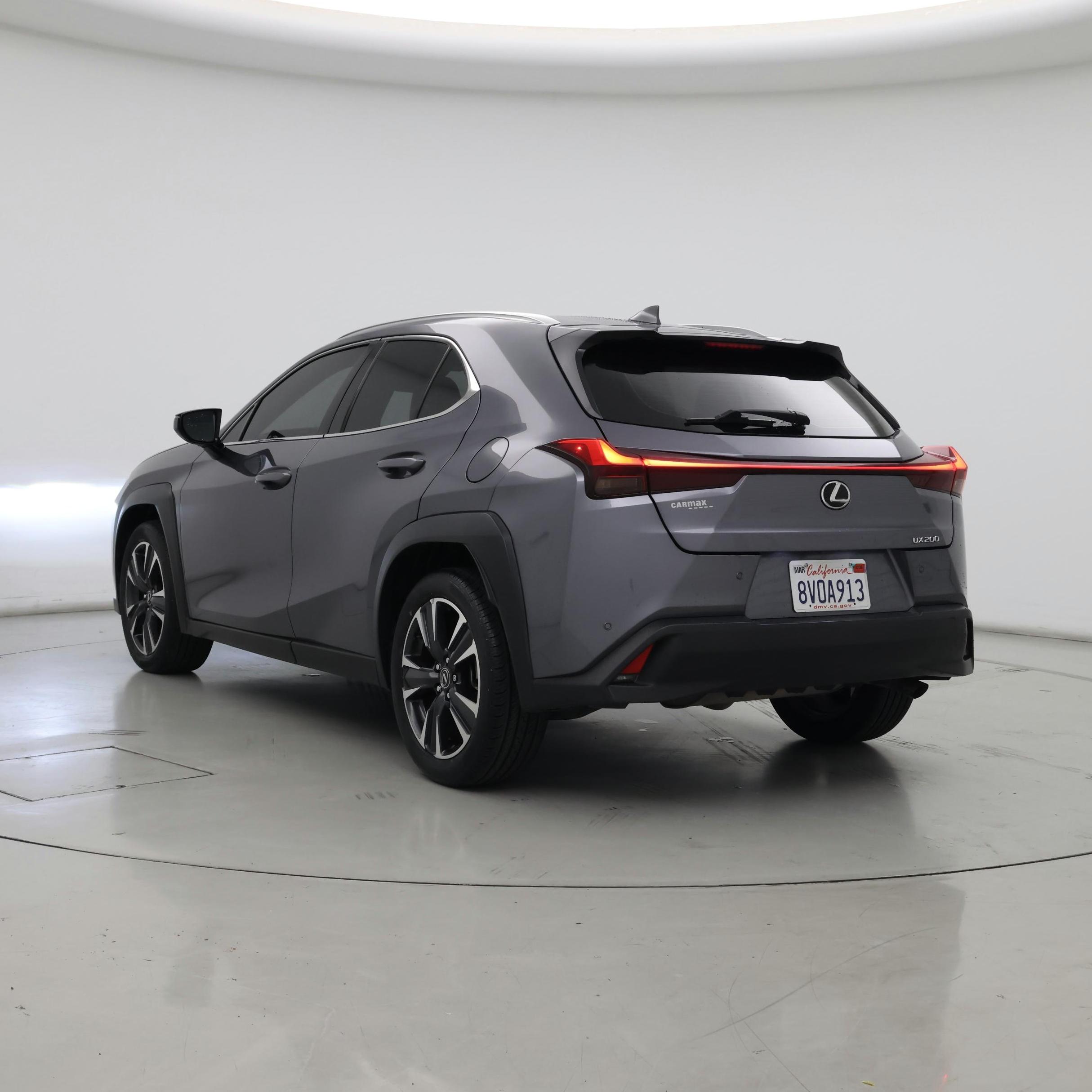 Thumbnail: 2021 Lexus UX - 2