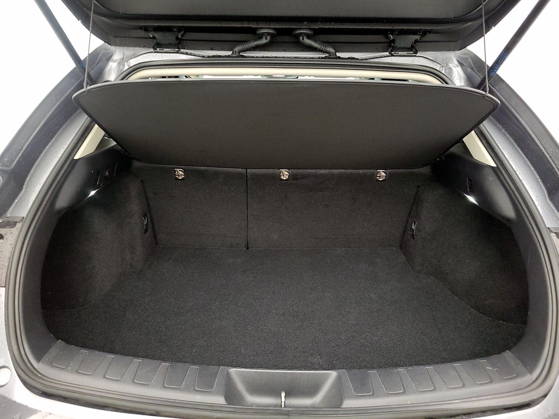 Thumbnail: 2021 Lexus UX - 19