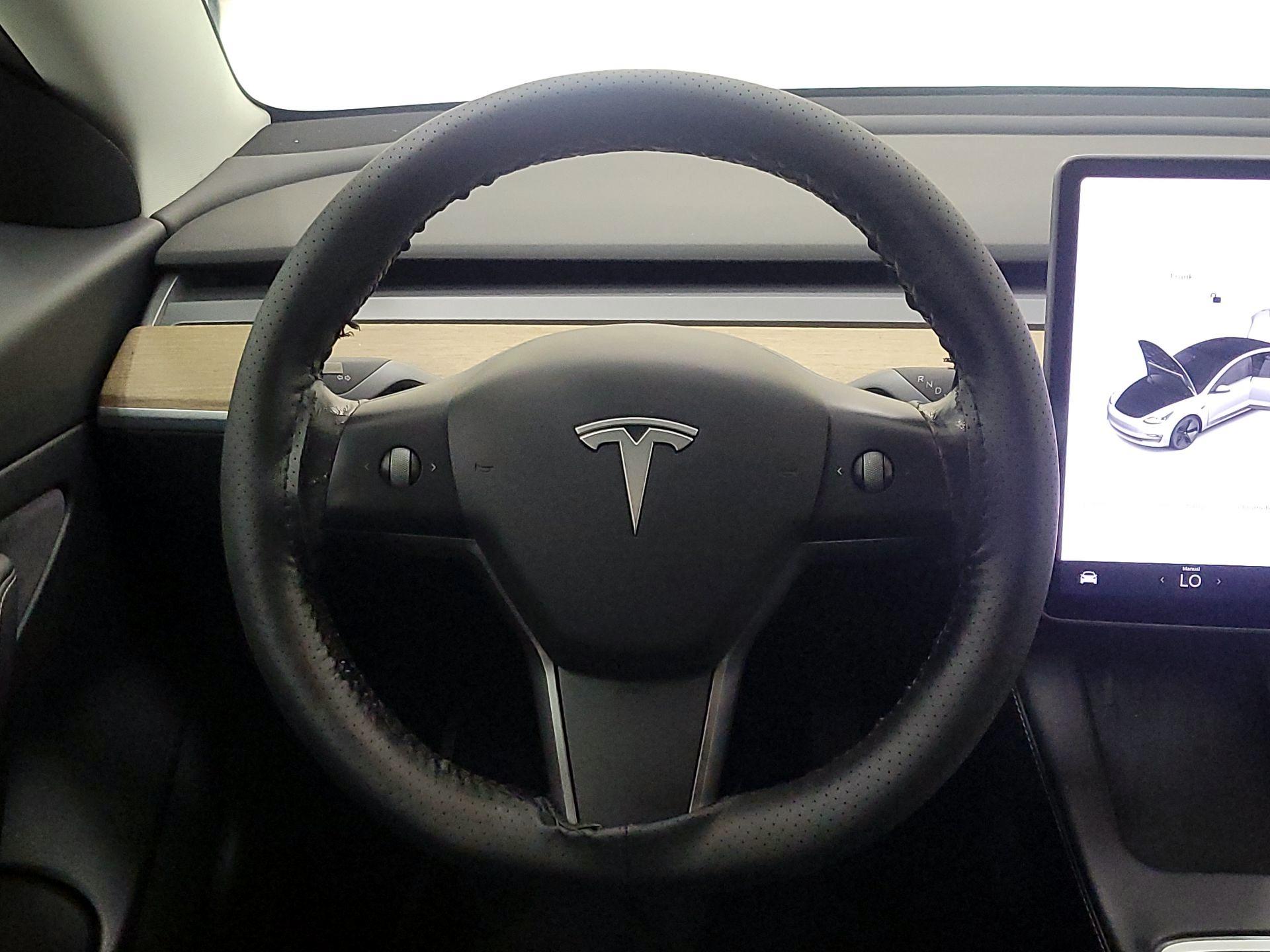 Thumbnail: 2021 Tesla Model 3 - 10