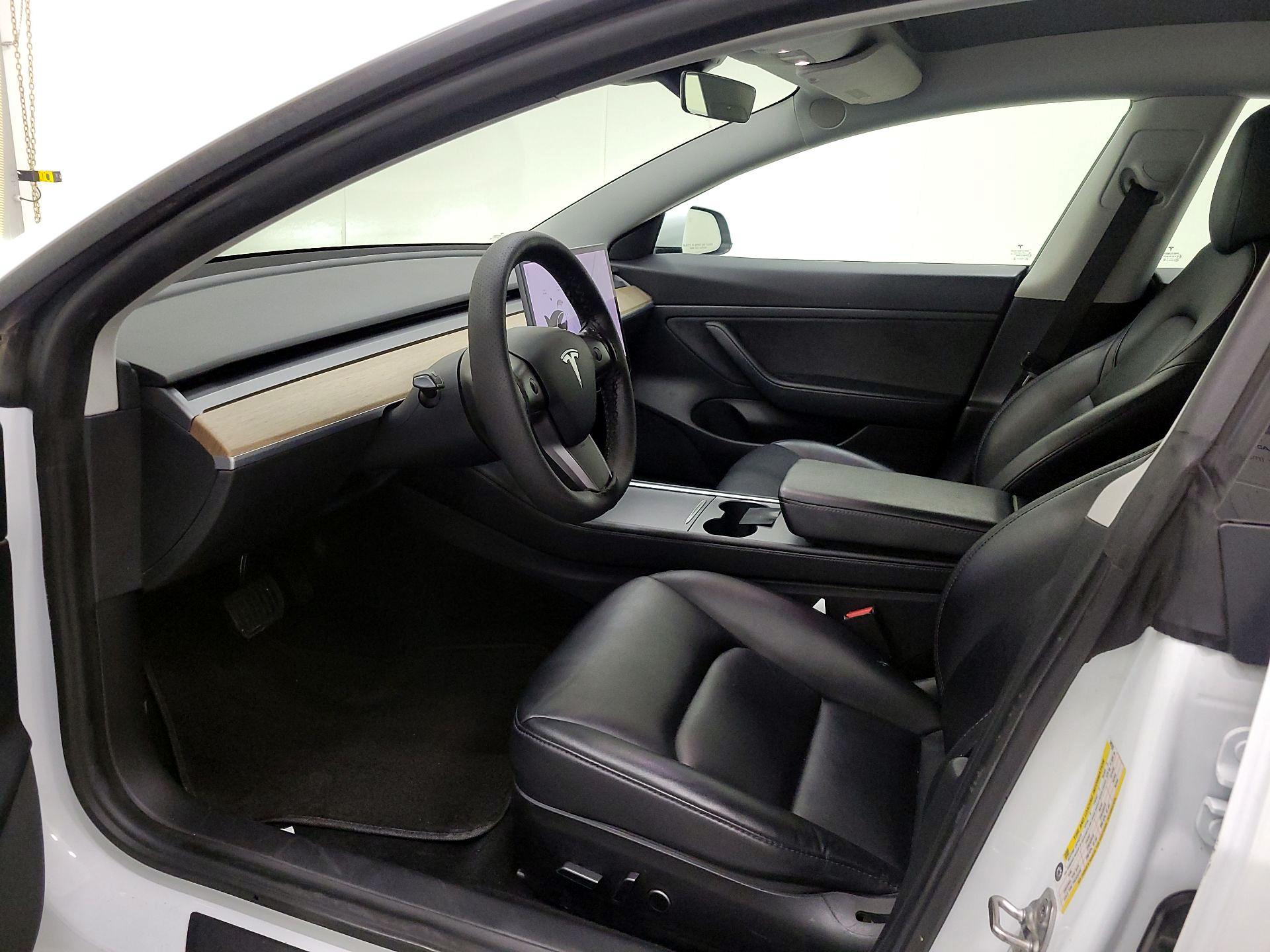 Thumbnail: 2021 Tesla Model 3 - 11