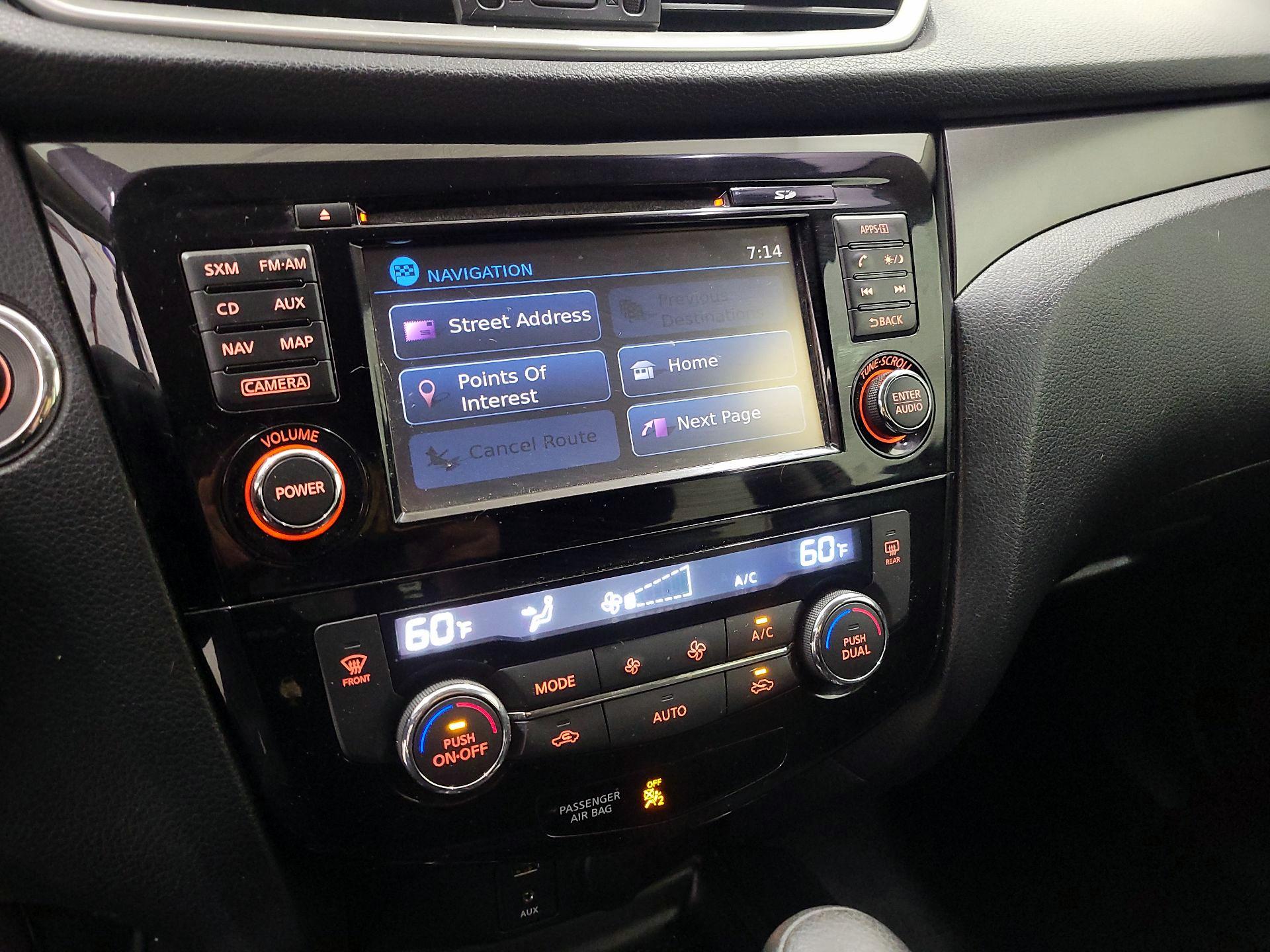 Thumbnail: 2016 Nissan Rogue - 14